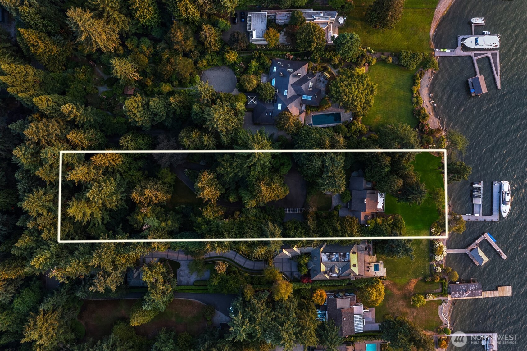 3639 Hunts Point Road Property Photo 4