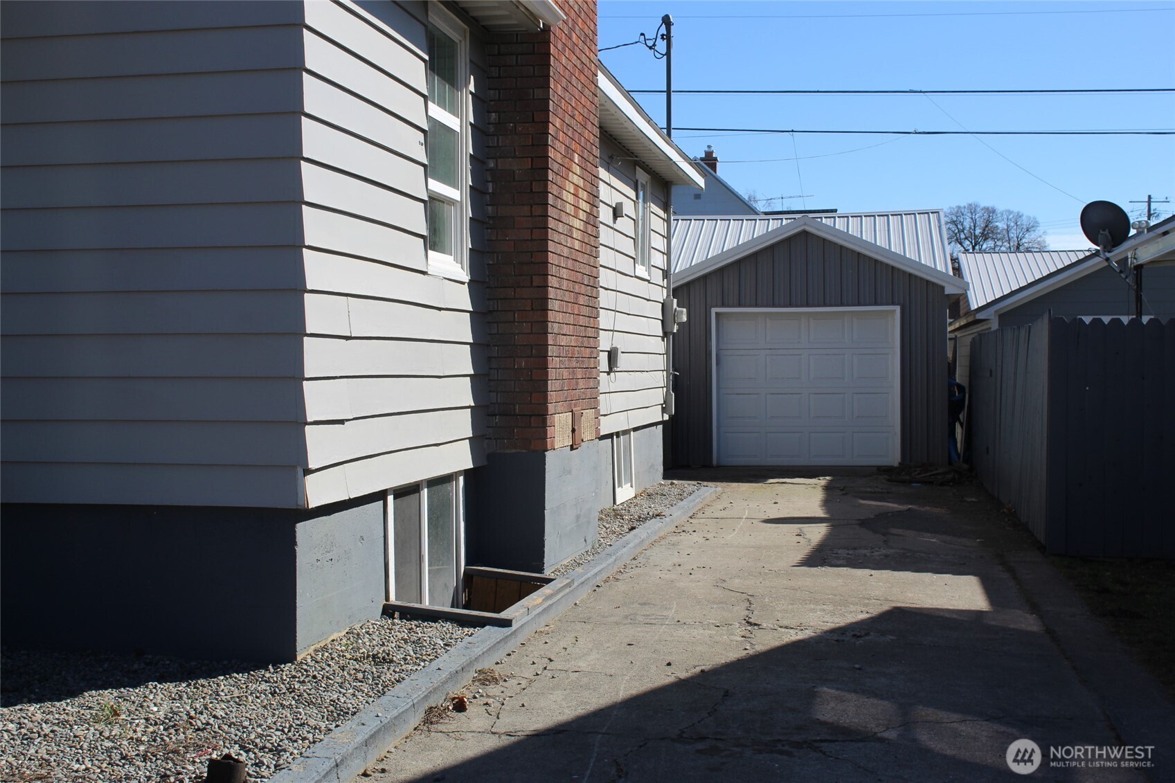 104 E 5th Avenue Property Photo 2