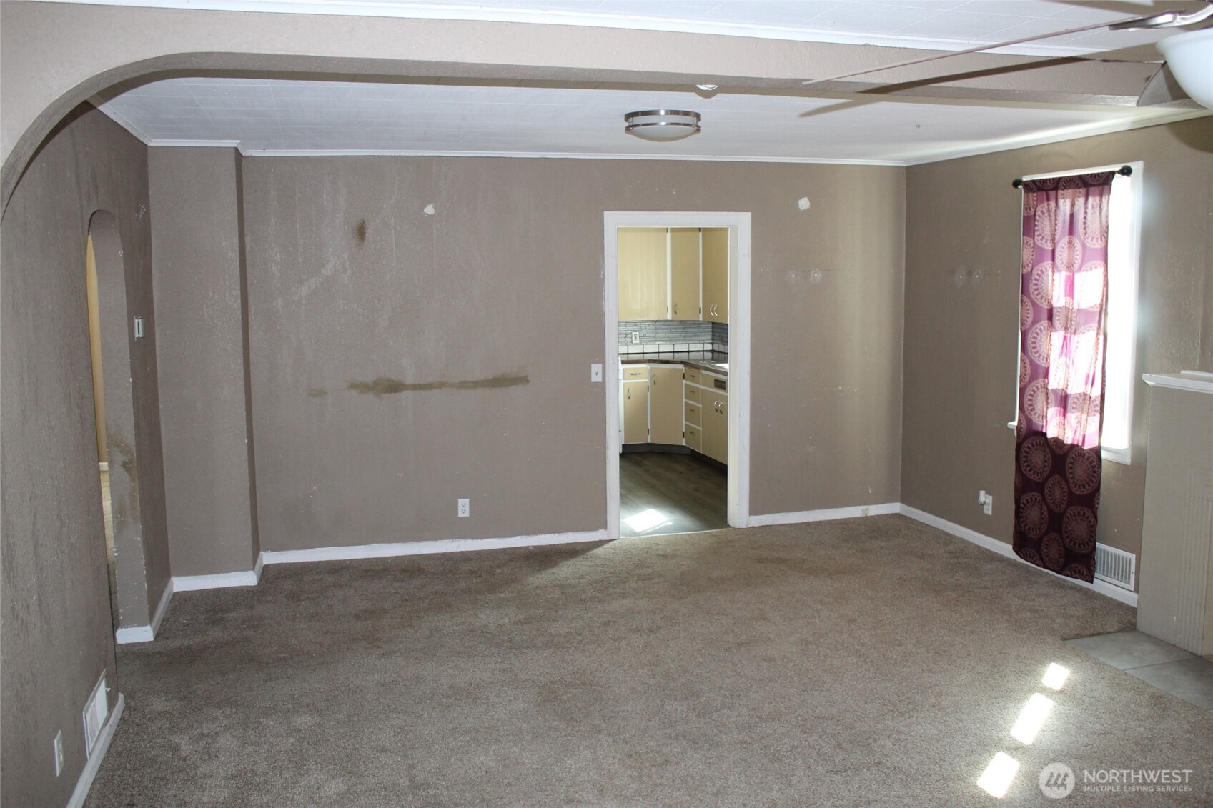 104 E 5th Avenue Property Photo 3