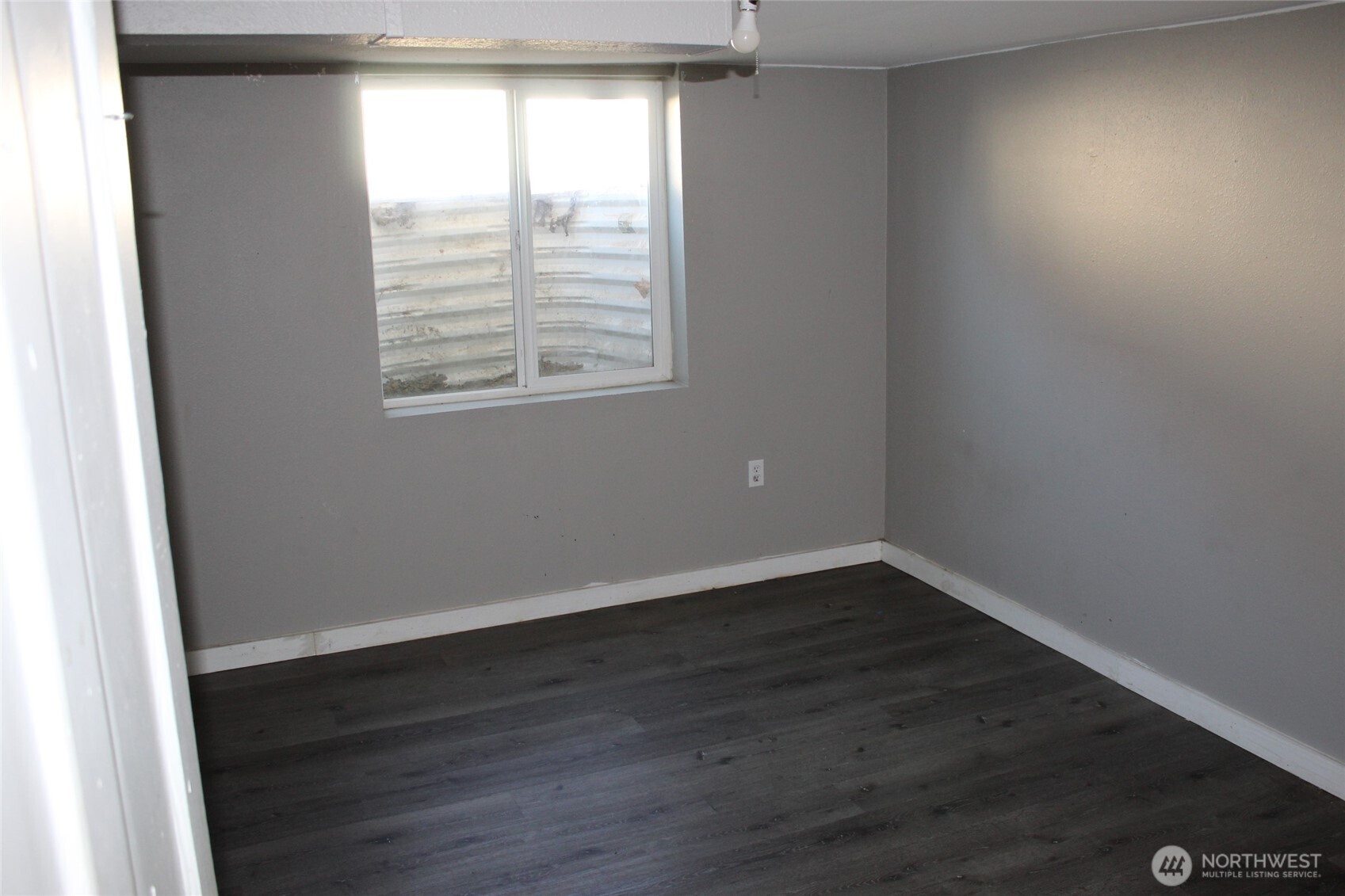 104 E 5th Avenue Property Photo 11
