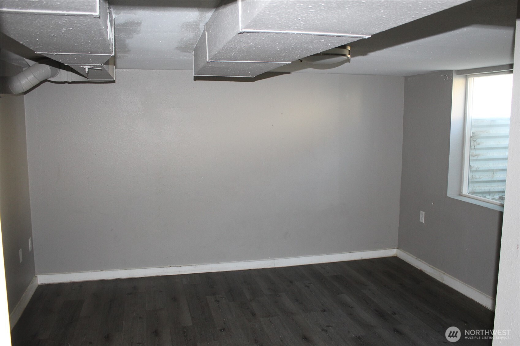 104 E 5th Avenue Property Photo 16