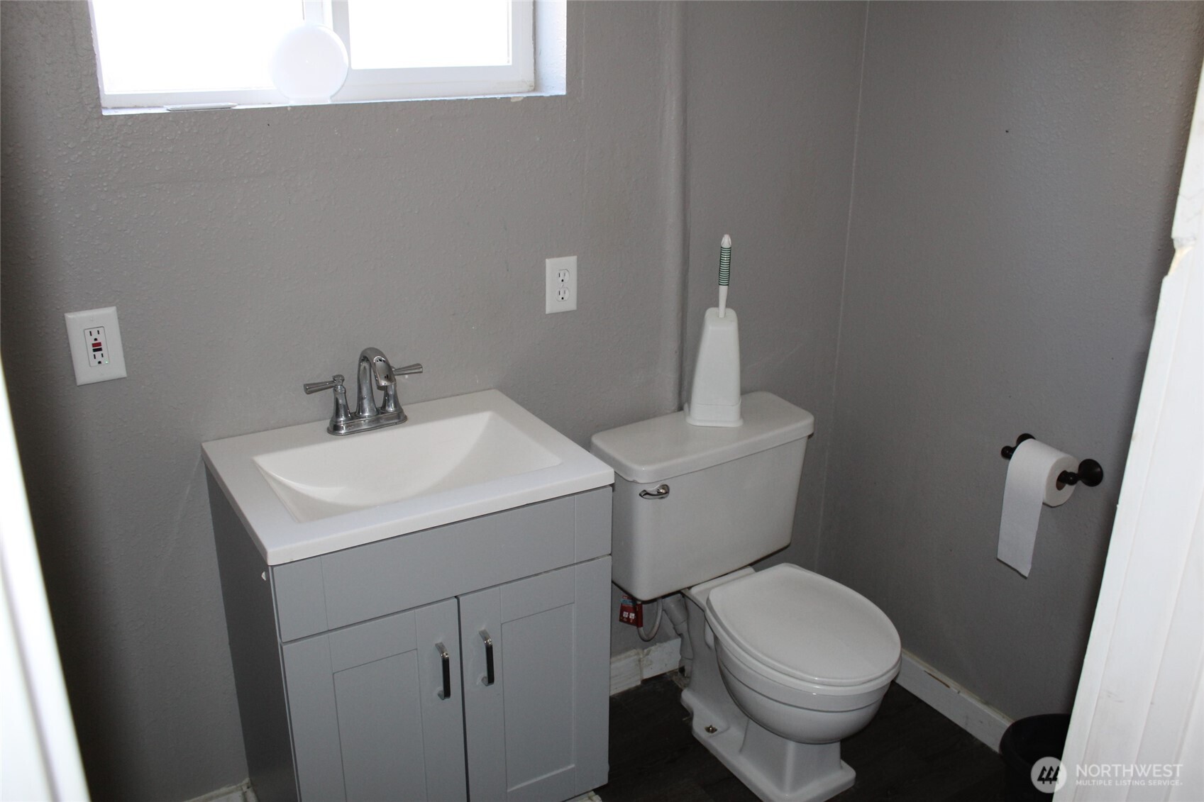 104 E 5th Avenue Property Photo 17