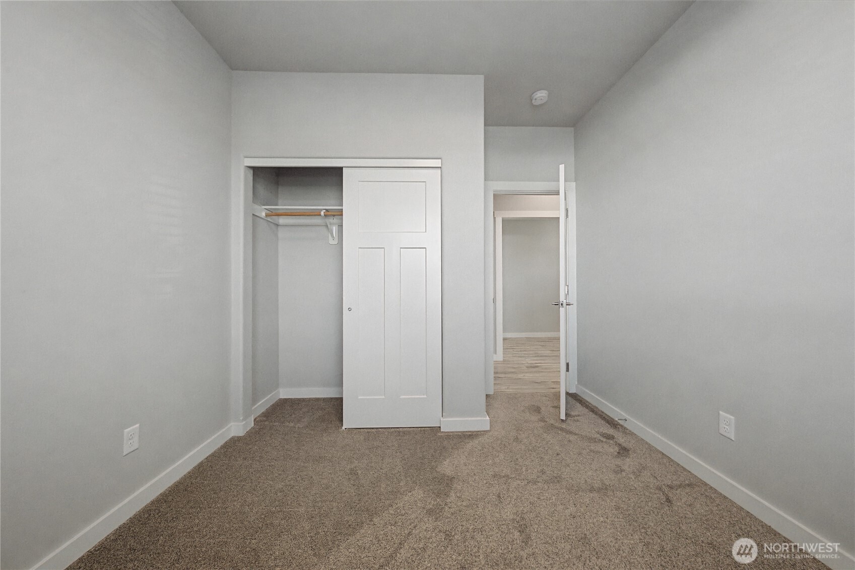 907 Ne 5th Avenue Property Photo 10