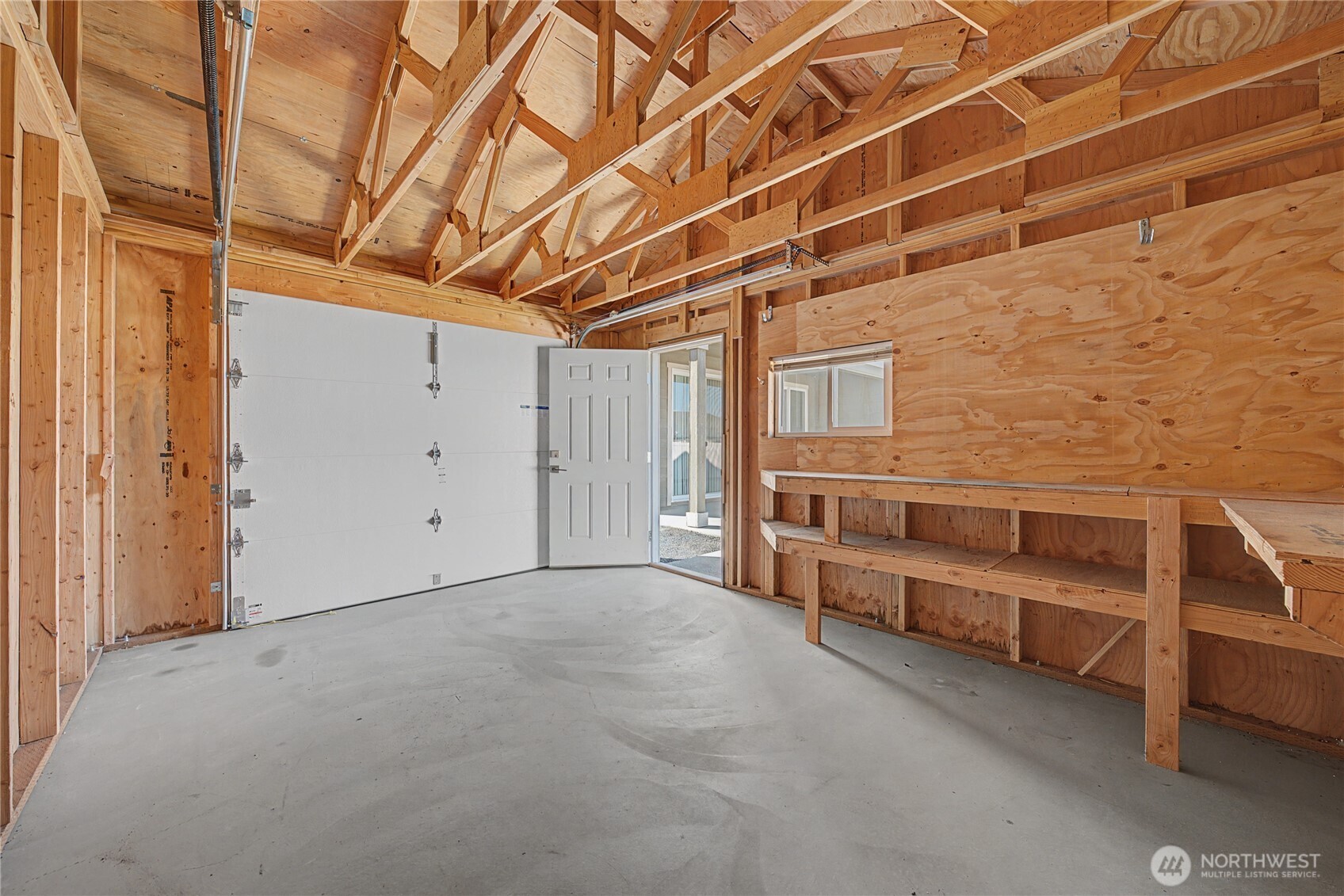 907 Ne 5th Avenue Property Photo 29