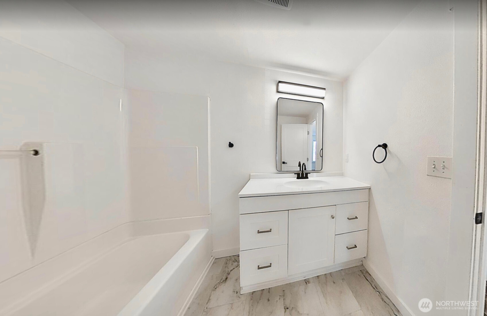 814 5th St Property Photo 11