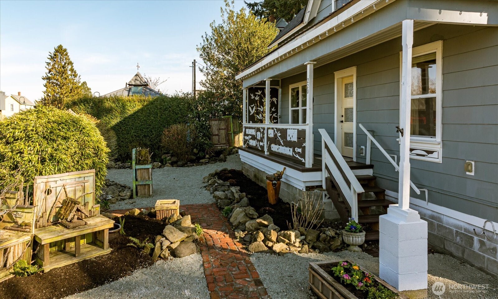 220 Morris Street Property Photo 8