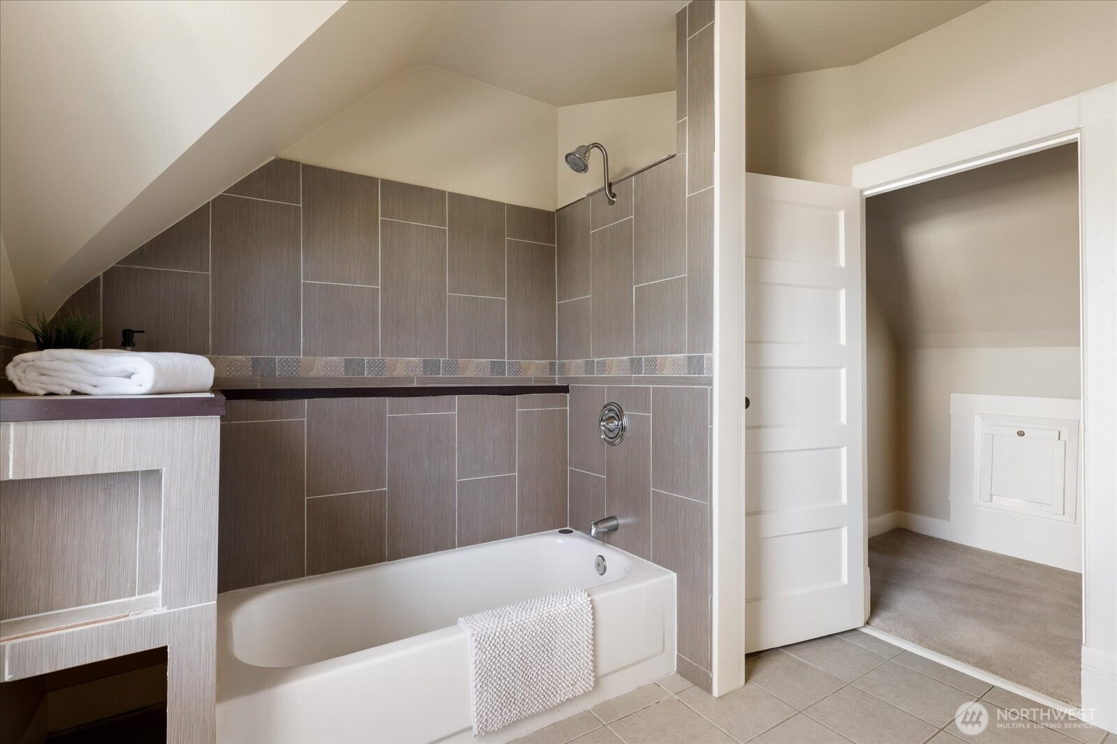 220 Morris Street Property Photo 29