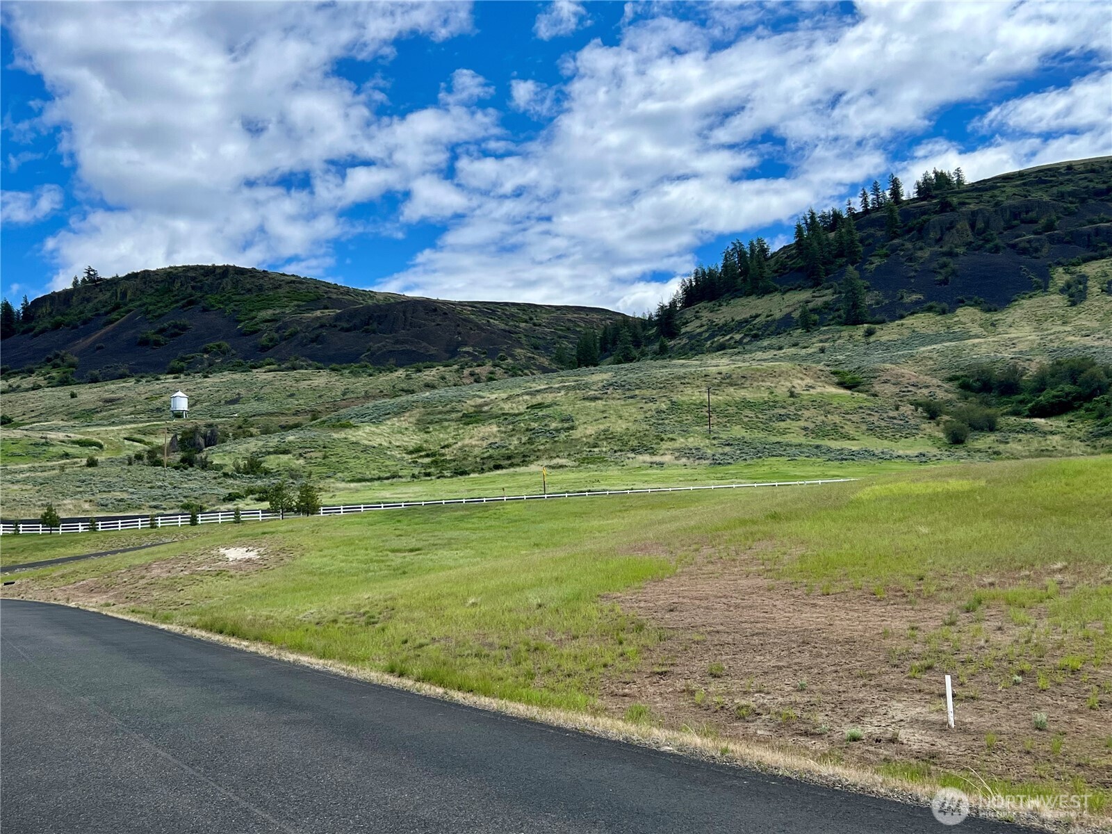 44225 Tyax Lane Property Photo 13