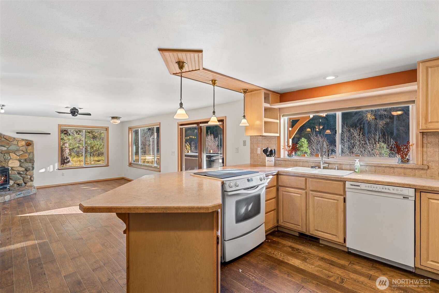 12290 Meacham Road Property Photo 15