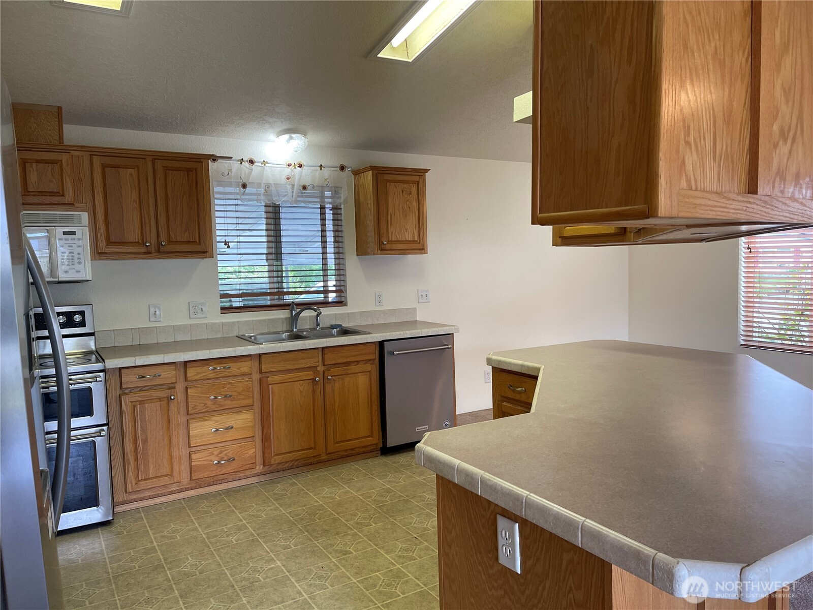 1785 Douglas Road 60 Property Photo 7
