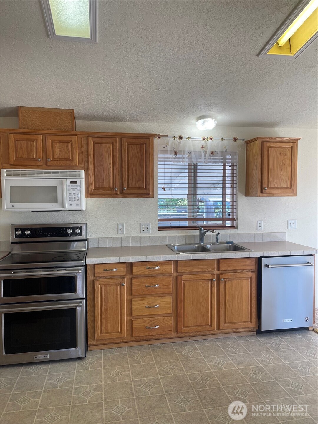 1785 Douglas Road 60 Property Photo 8