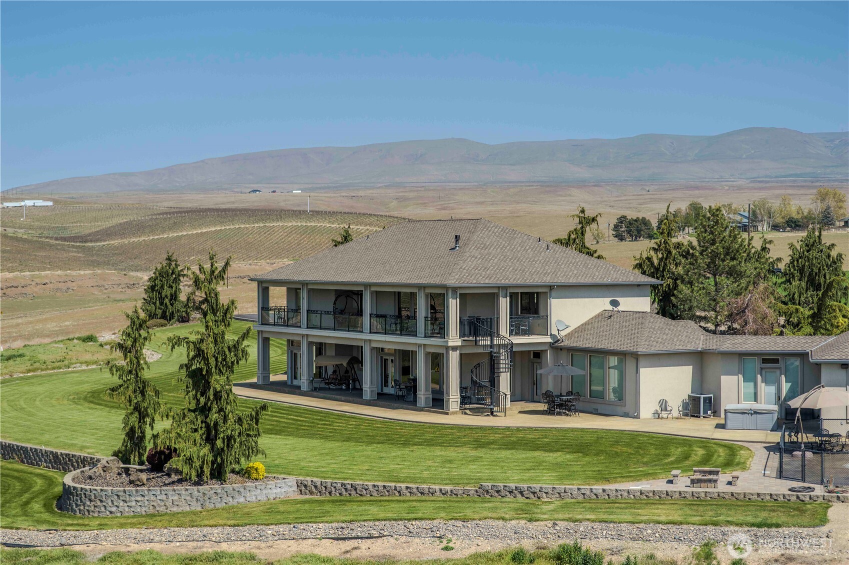 1050 Lewandowski Road Property Photo 12