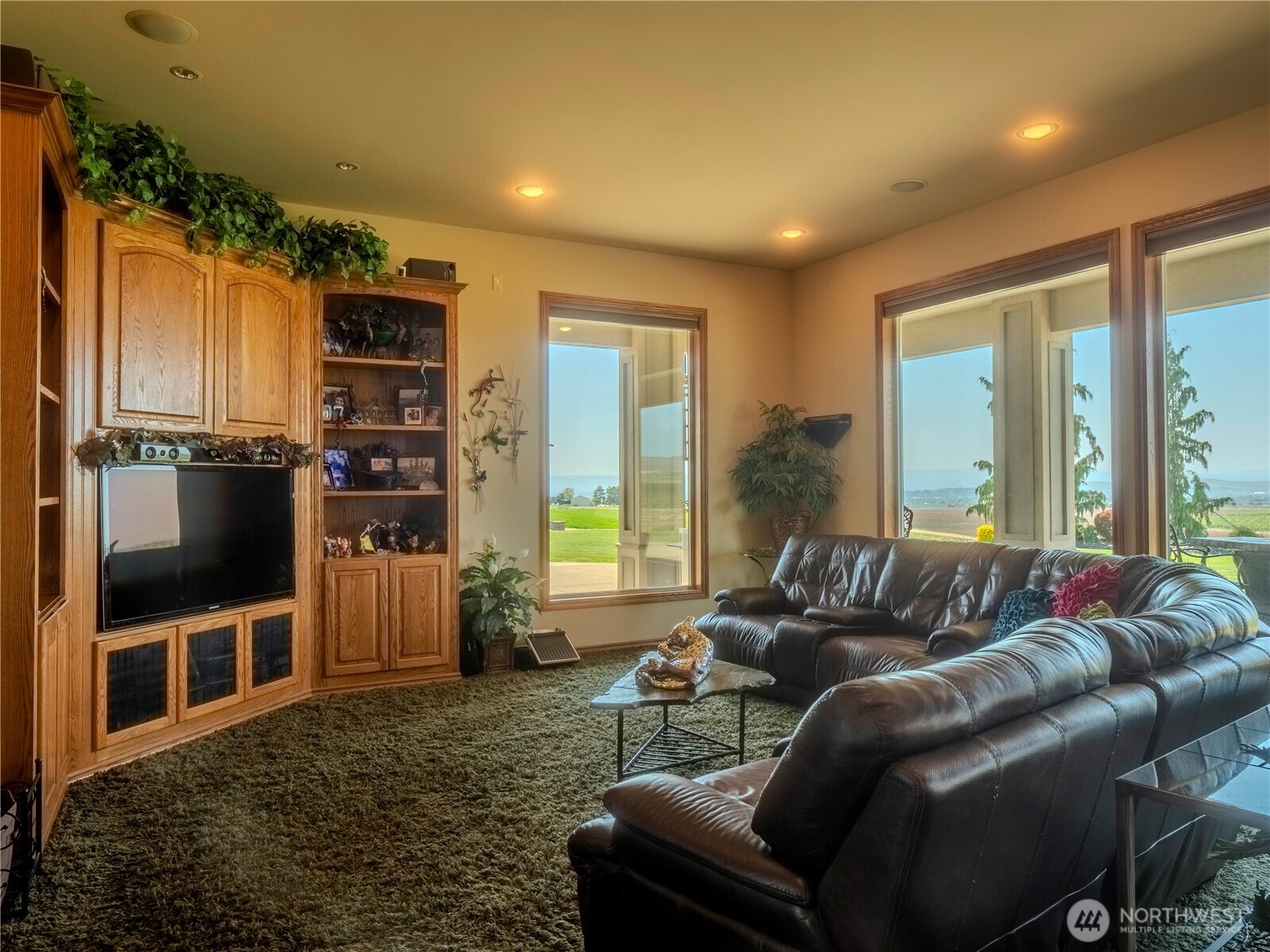 1050 Lewandowski Road Property Photo 16
