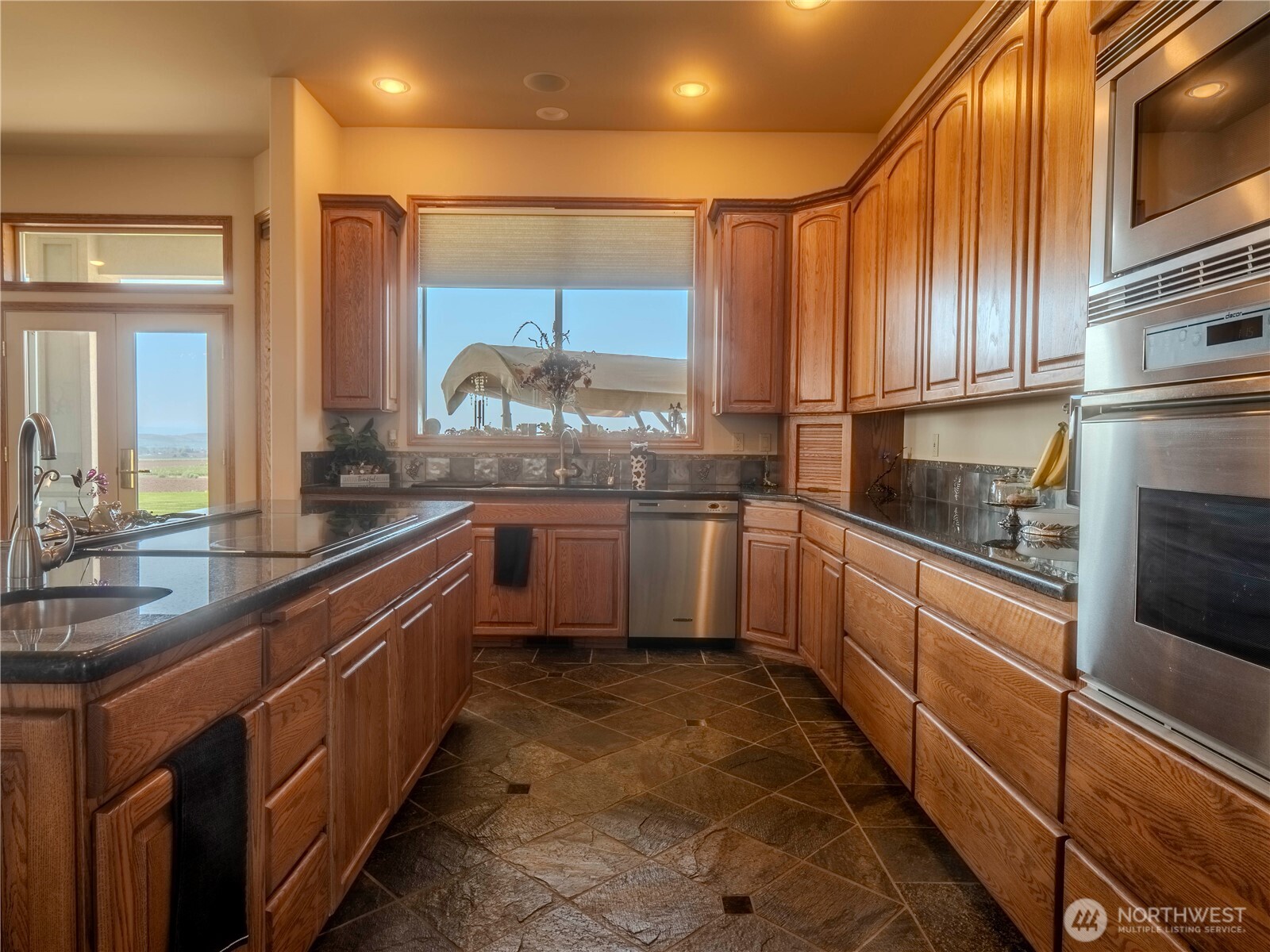 1050 Lewandowski Road Property Photo 18
