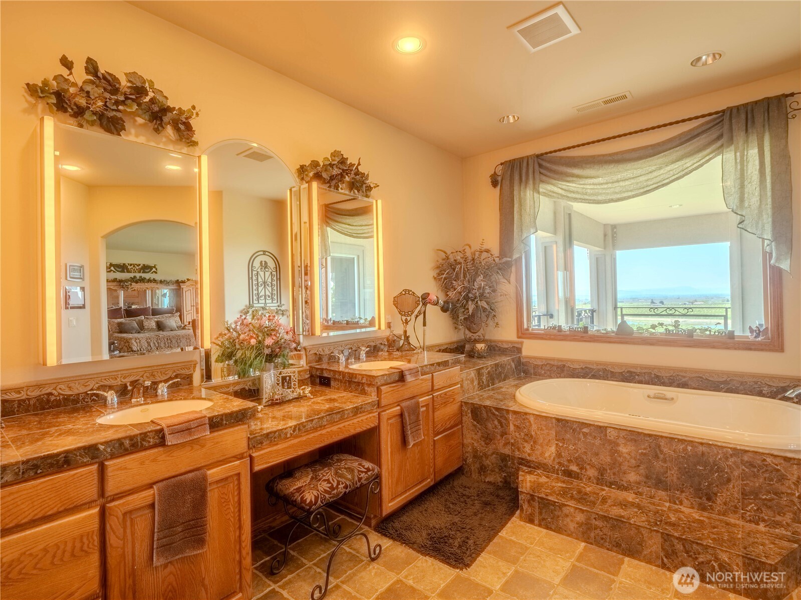 1050 Lewandowski Road Property Photo 34
