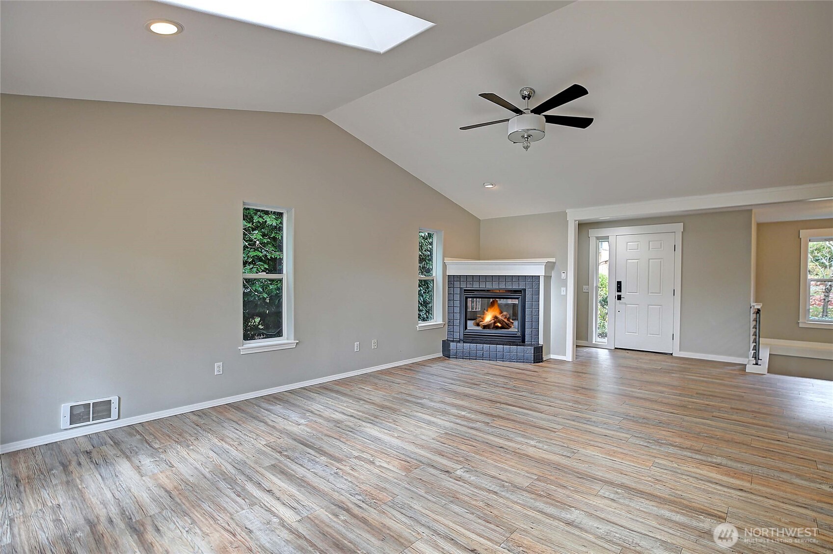 1881 Lake Drive Property Photo 4