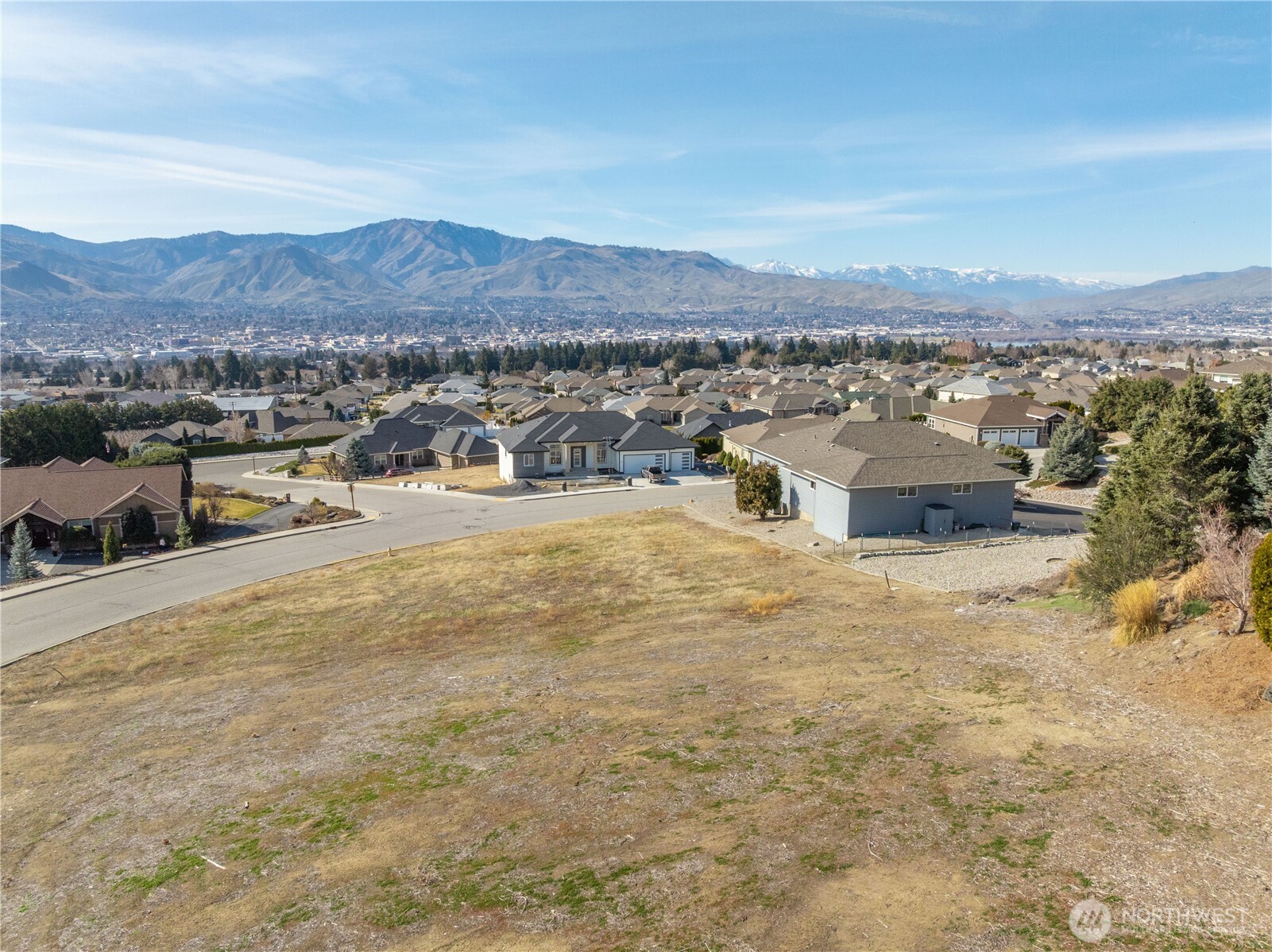 968 Briarwood Drive Property Photo 1