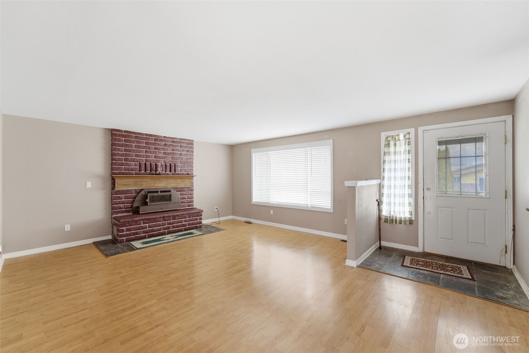 1711 W 15th Avenue Property Photo 3