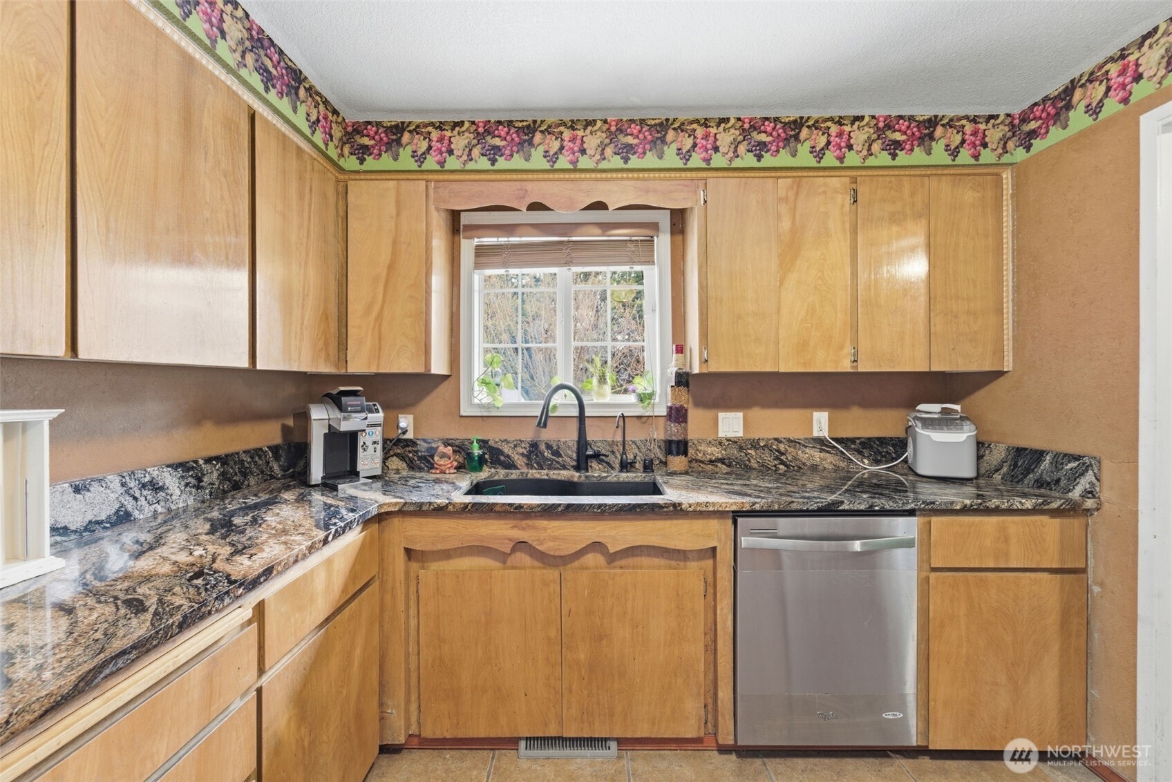 1711 W 15th Avenue Property Photo 8