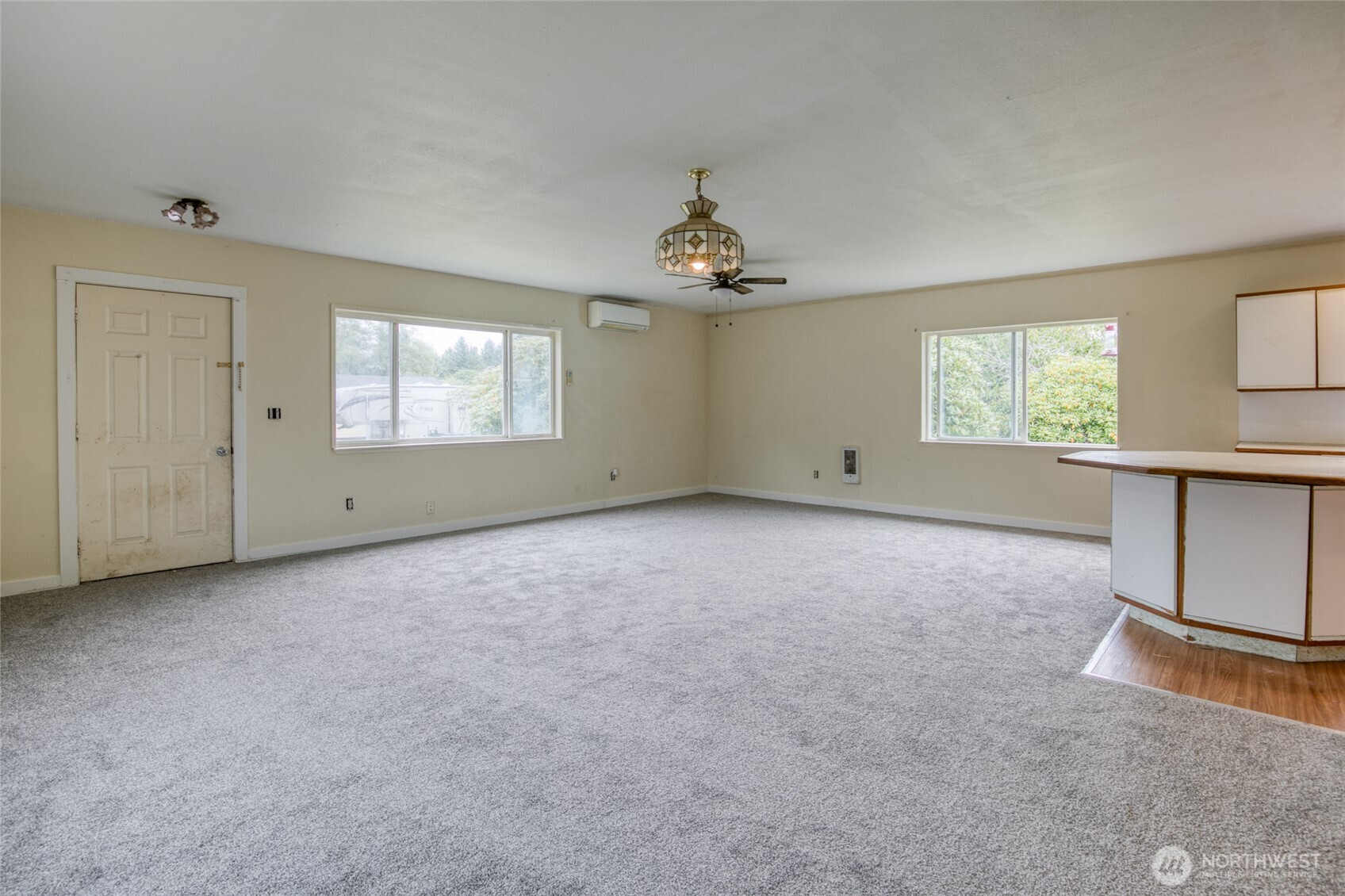 102 Elma Street Property Photo 7