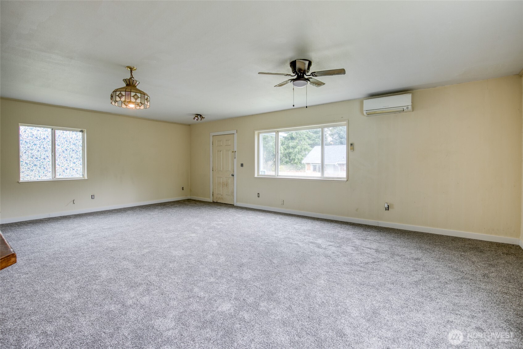 102 Elma Street Property Photo 10