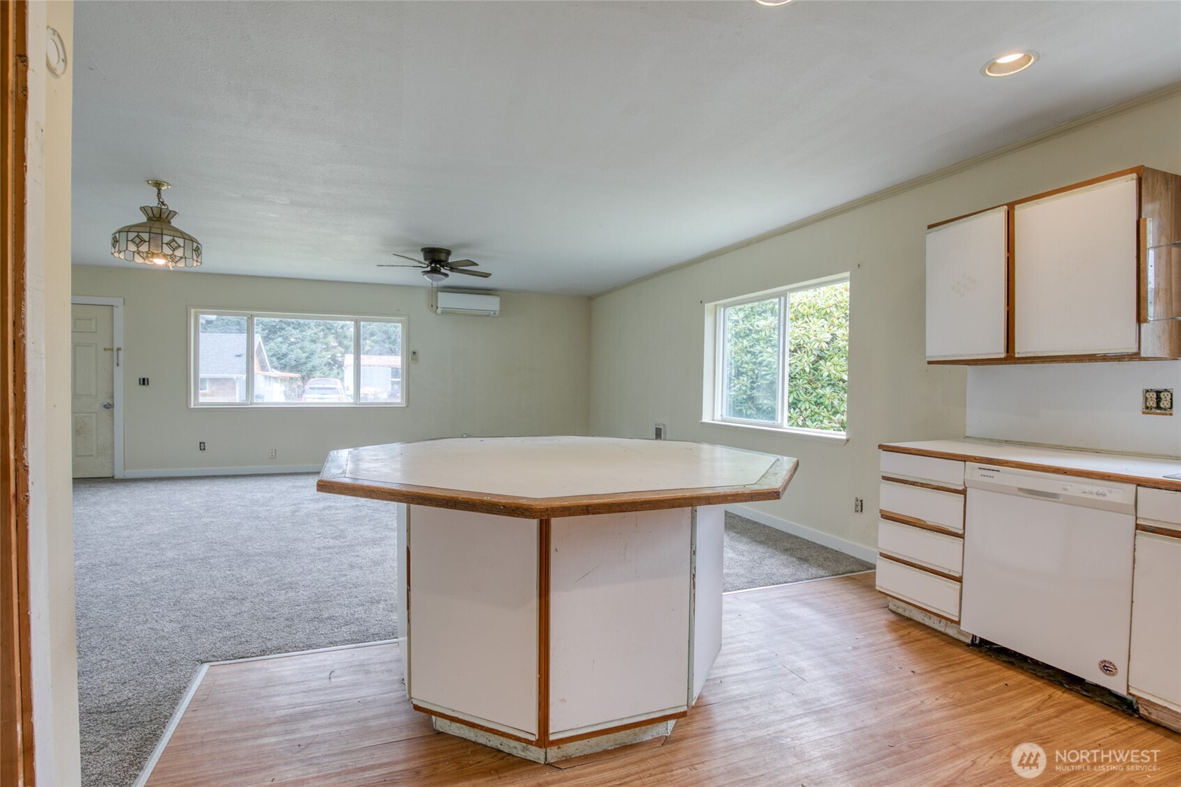 102 Elma Street Property Photo 13