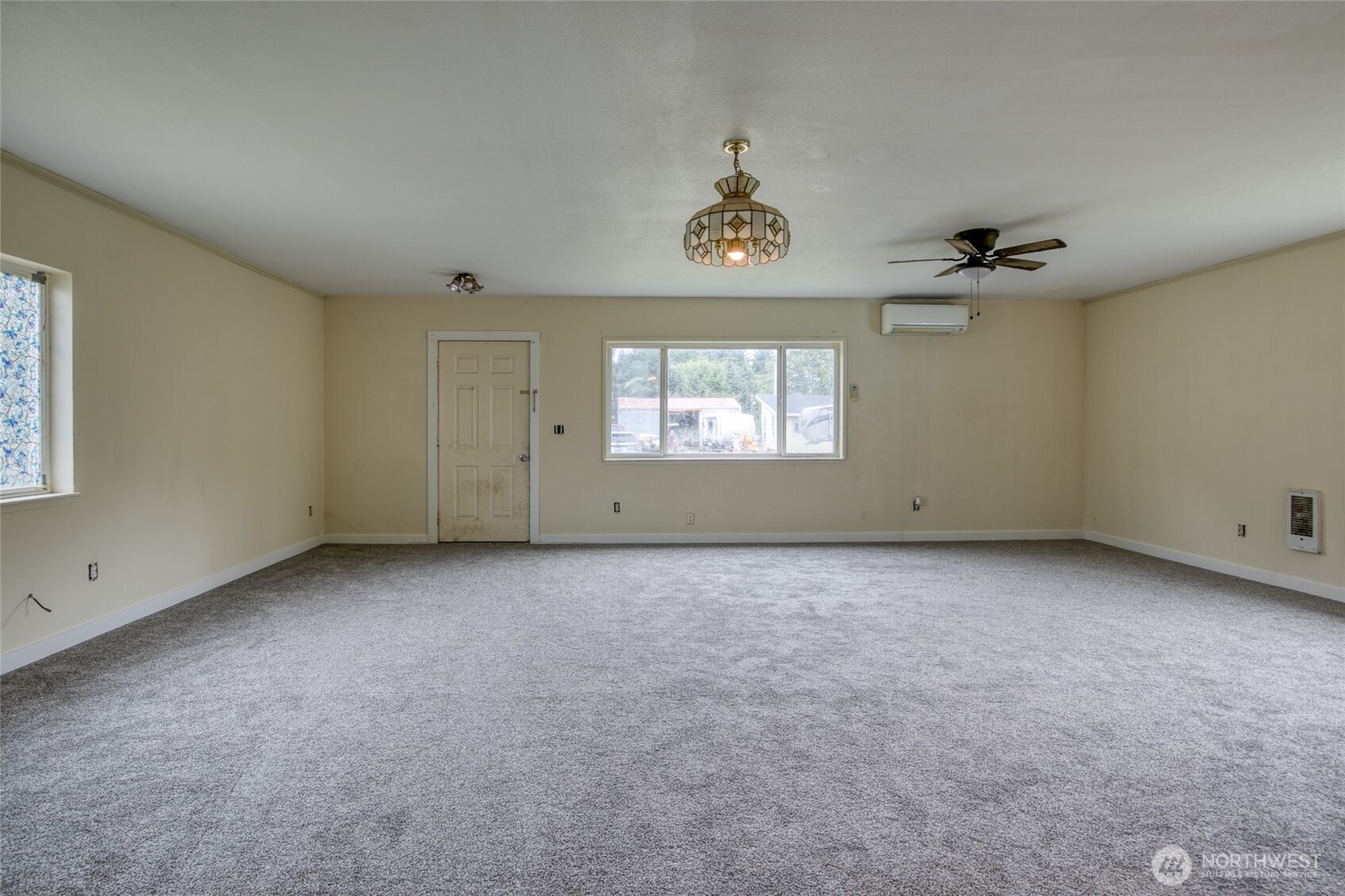 102 Elma Street Property Photo 14