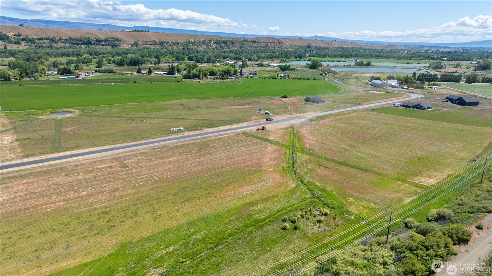 520 Thorp Landing Lane Property Photo 2
