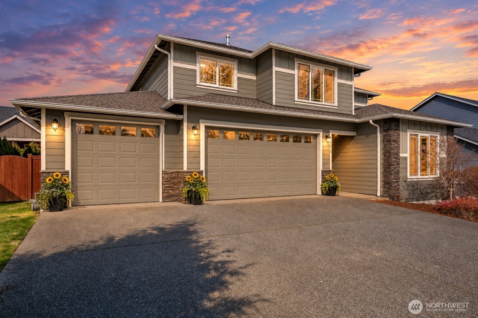 5319 Coastal Loop Property Photo 1