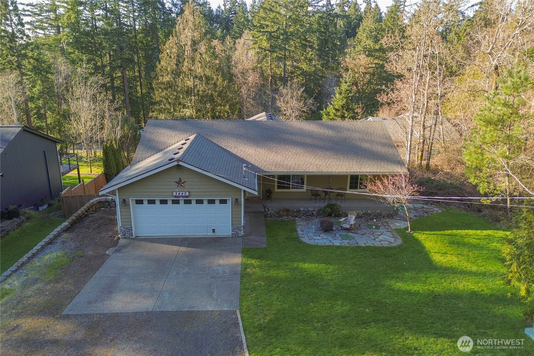 2442 Crestridge Drive Property Photo 2
