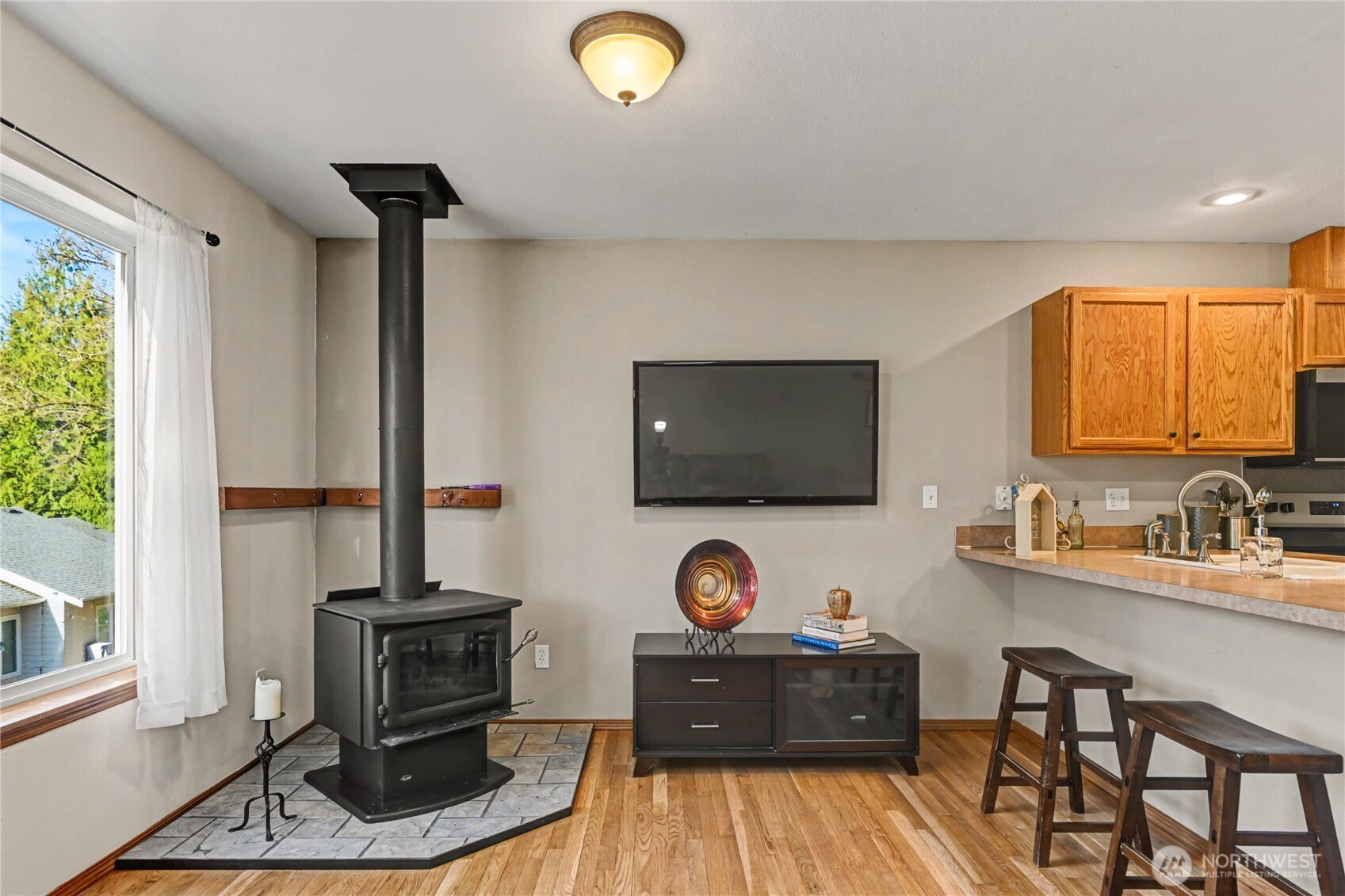 2442 Crestridge Drive Property Photo 8