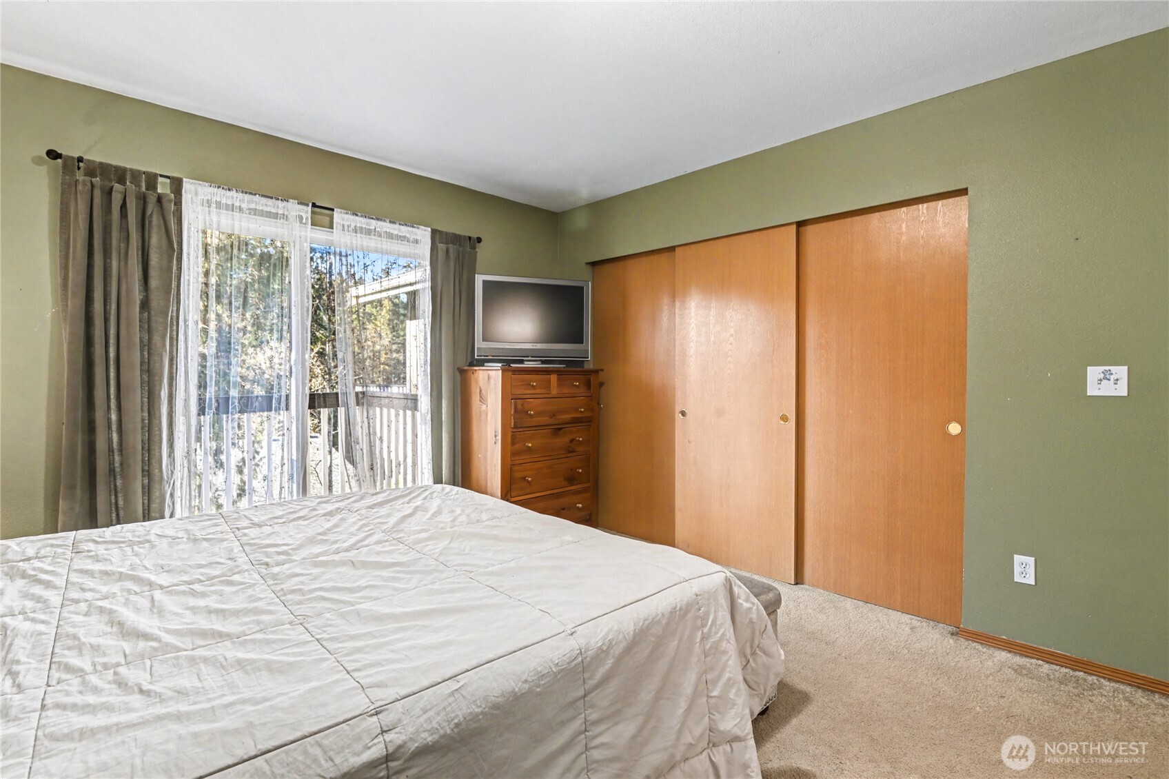 2442 Crestridge Drive Property Photo 15
