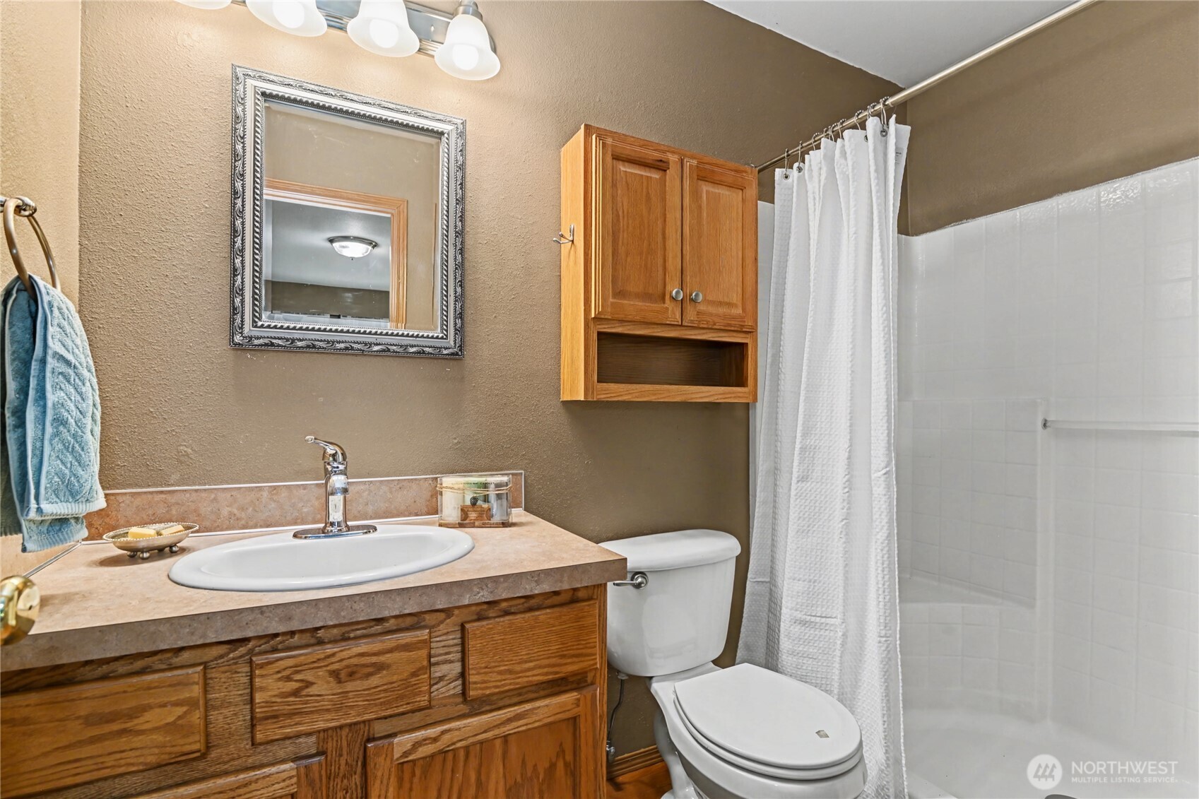 2442 Crestridge Drive Property Photo 16