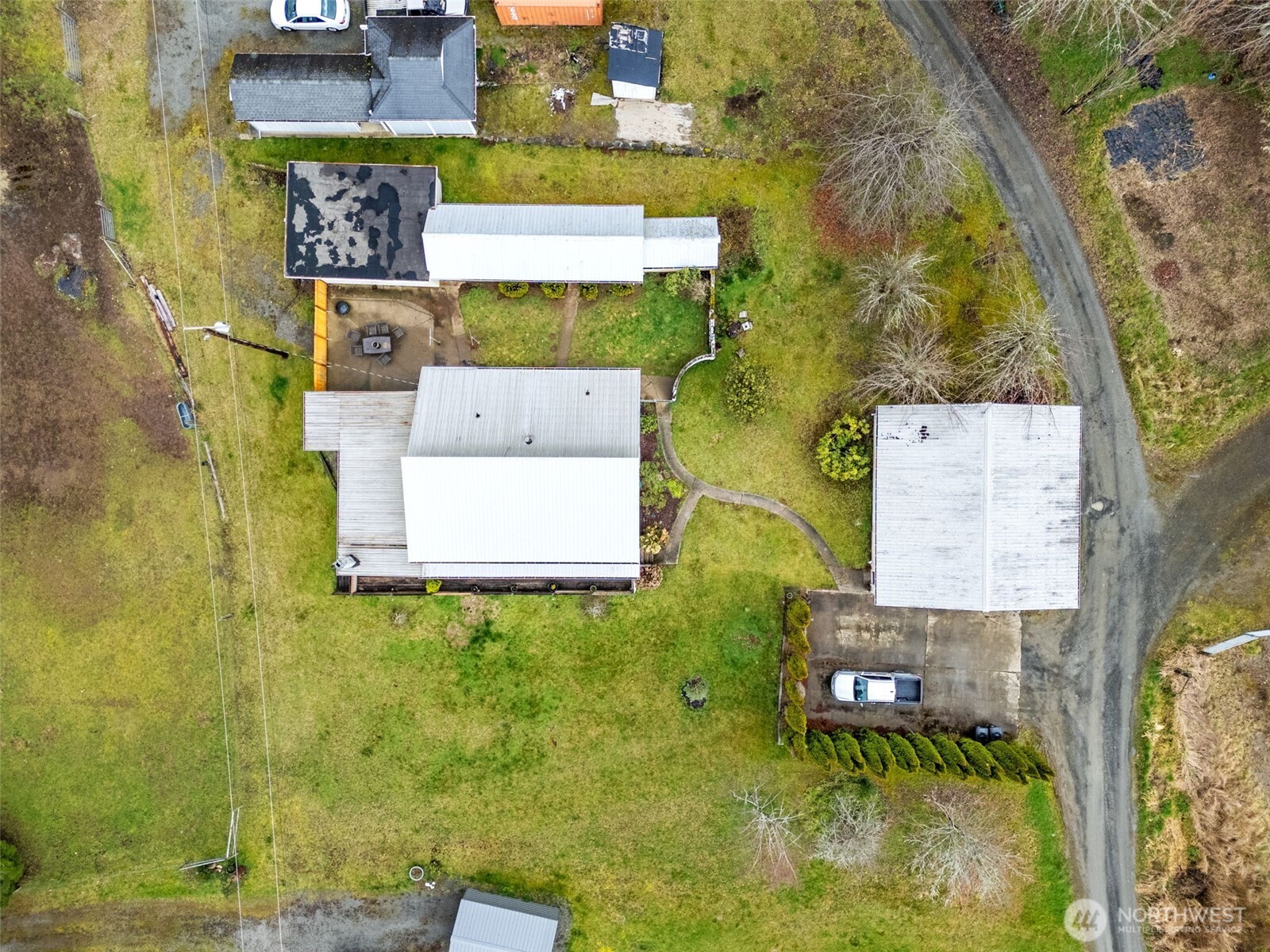 545 Davis Lake Rd Property Photo 3