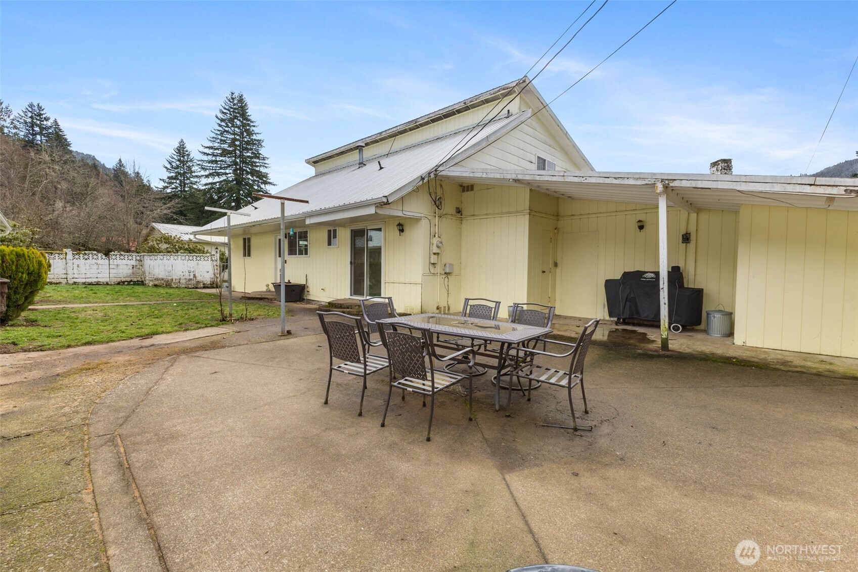 545 Davis Lake Rd Property Photo 22