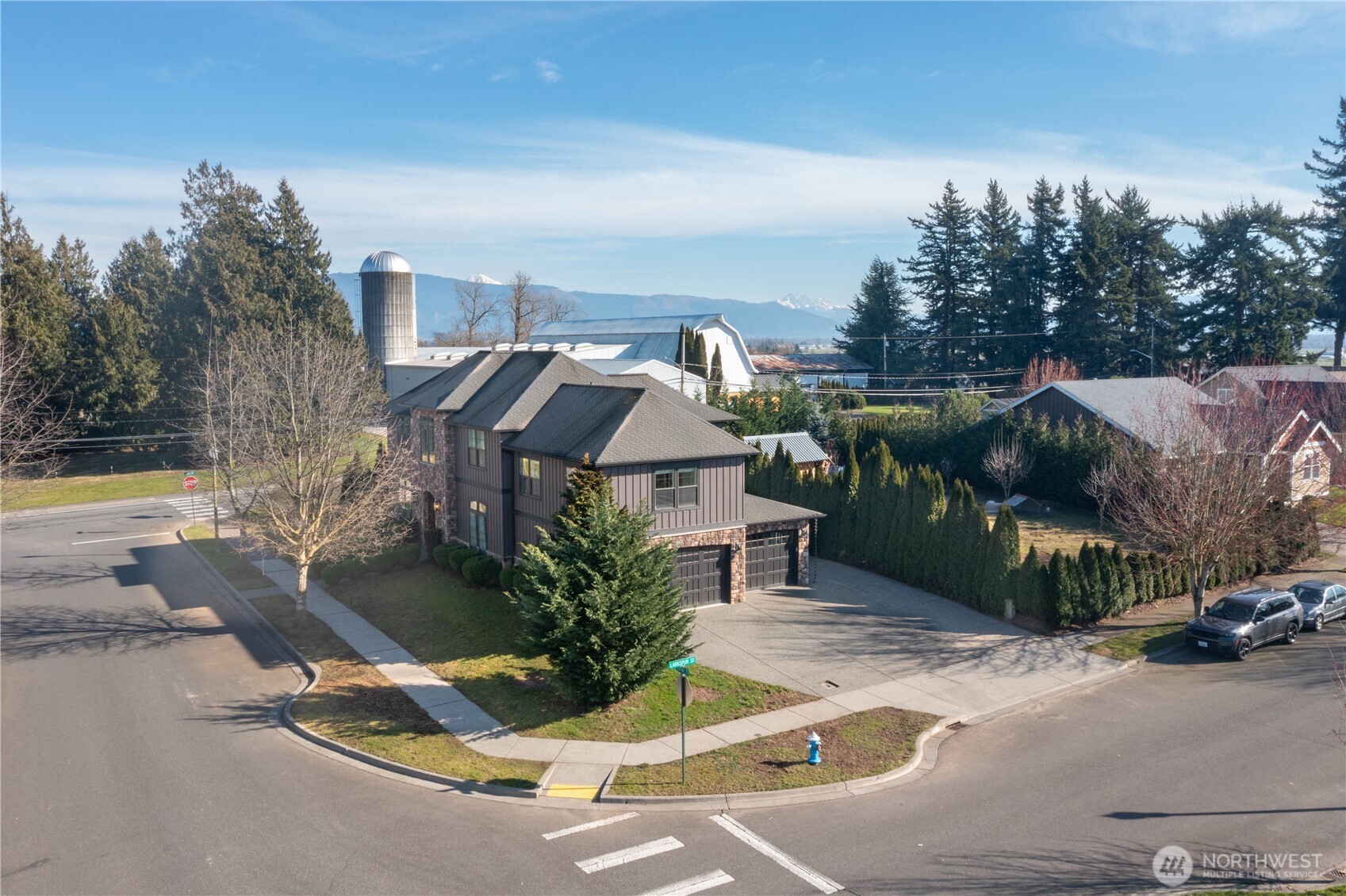 1580 Foxtail Street Property Photo 4