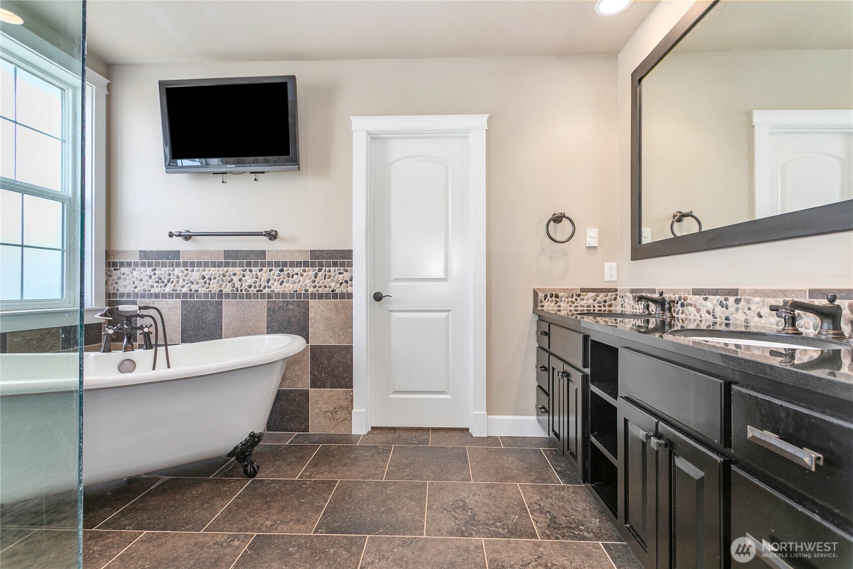 1580 Foxtail Street Property Photo 28