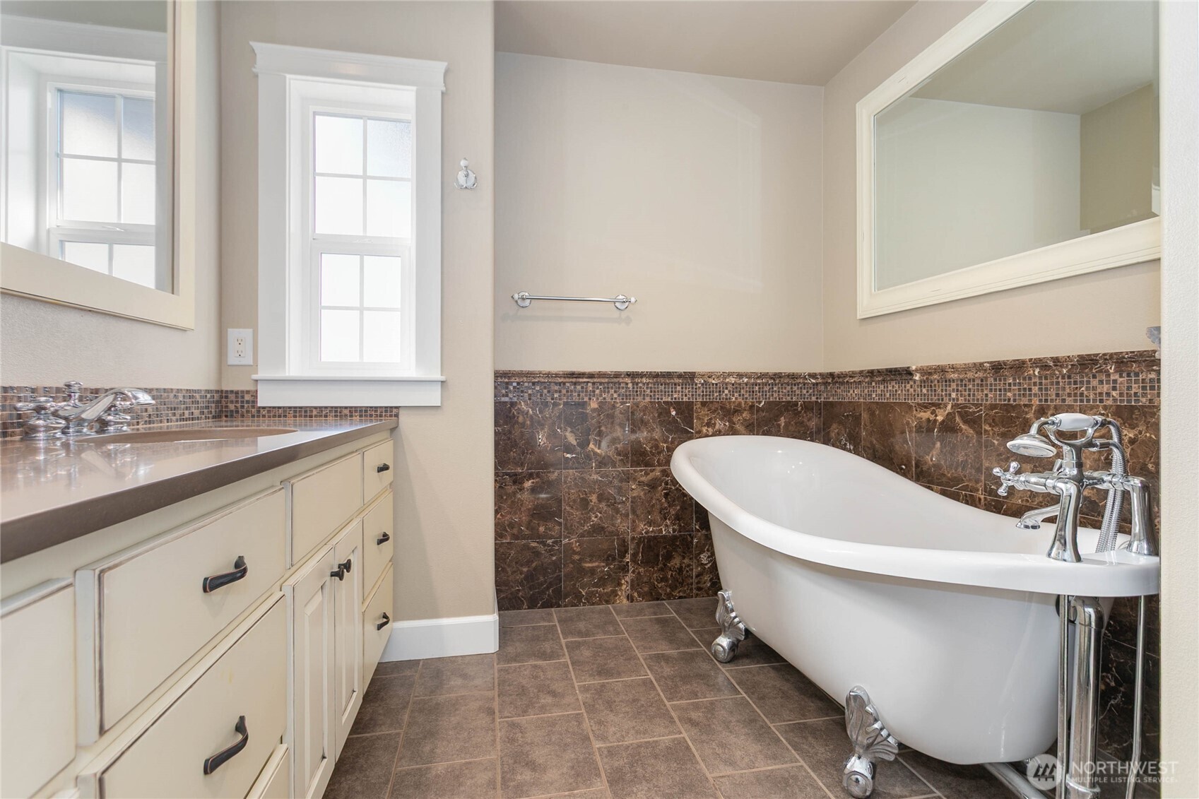 1580 Foxtail Street Property Photo 40