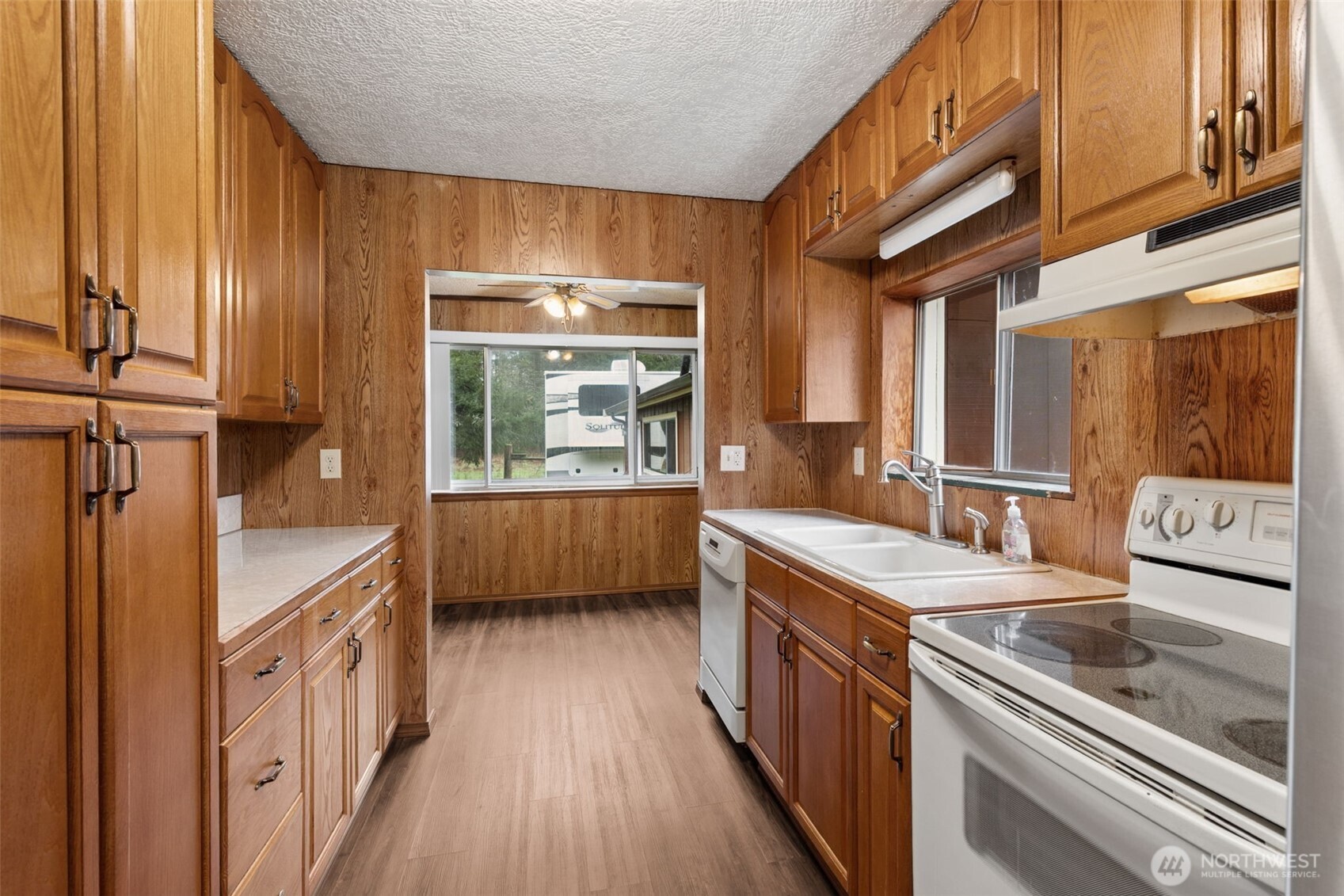 5501 89th Avenue Property Photo 15