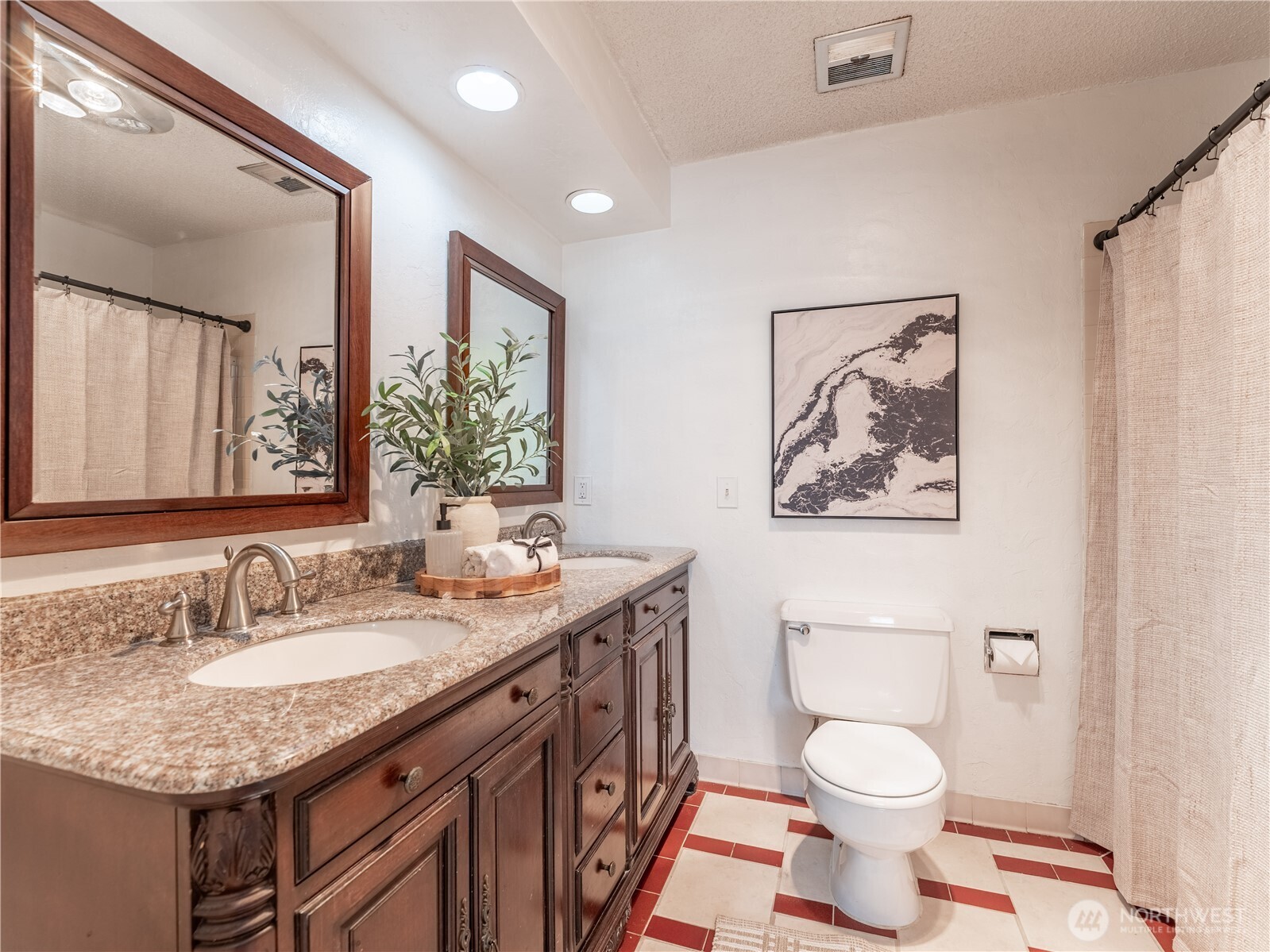 1818 Skyline Drive 21 Property Photo 24