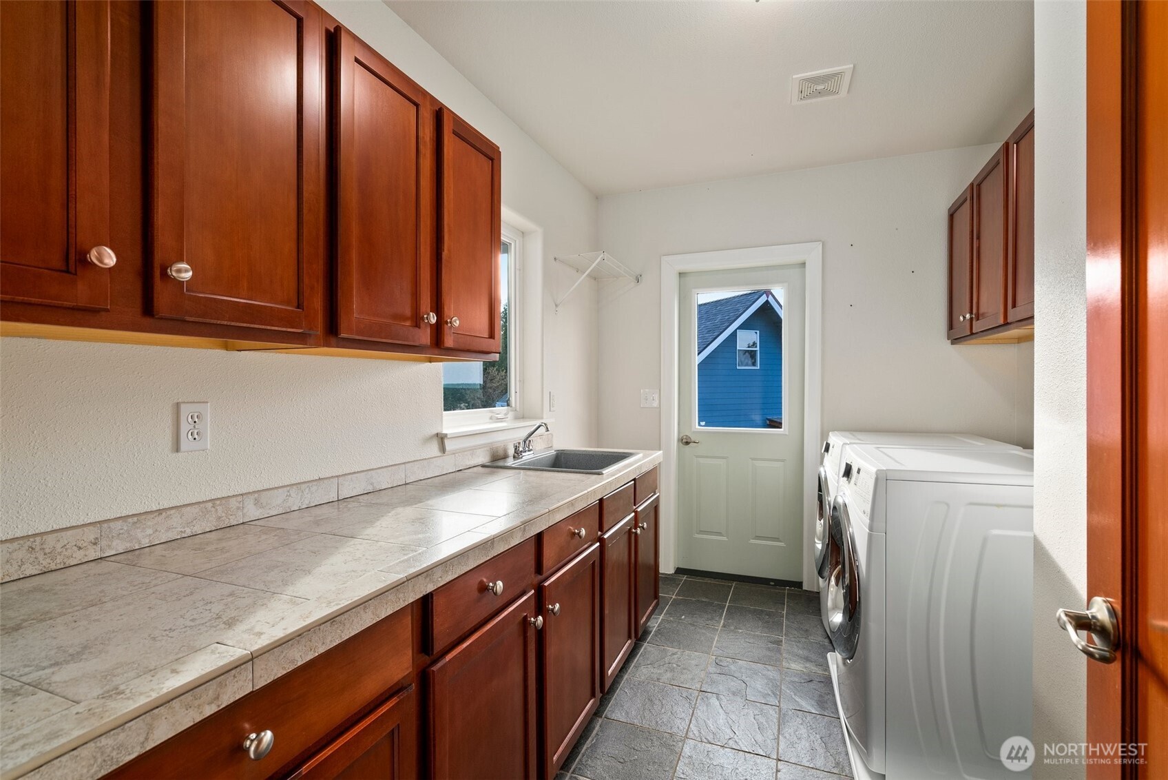 44010 14th Avenue Property Photo 18