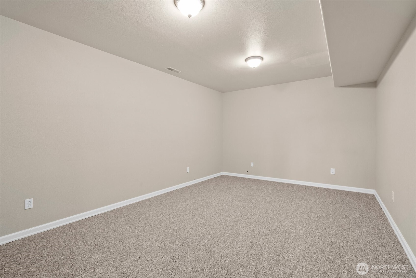 44010 14th Avenue Property Photo 27