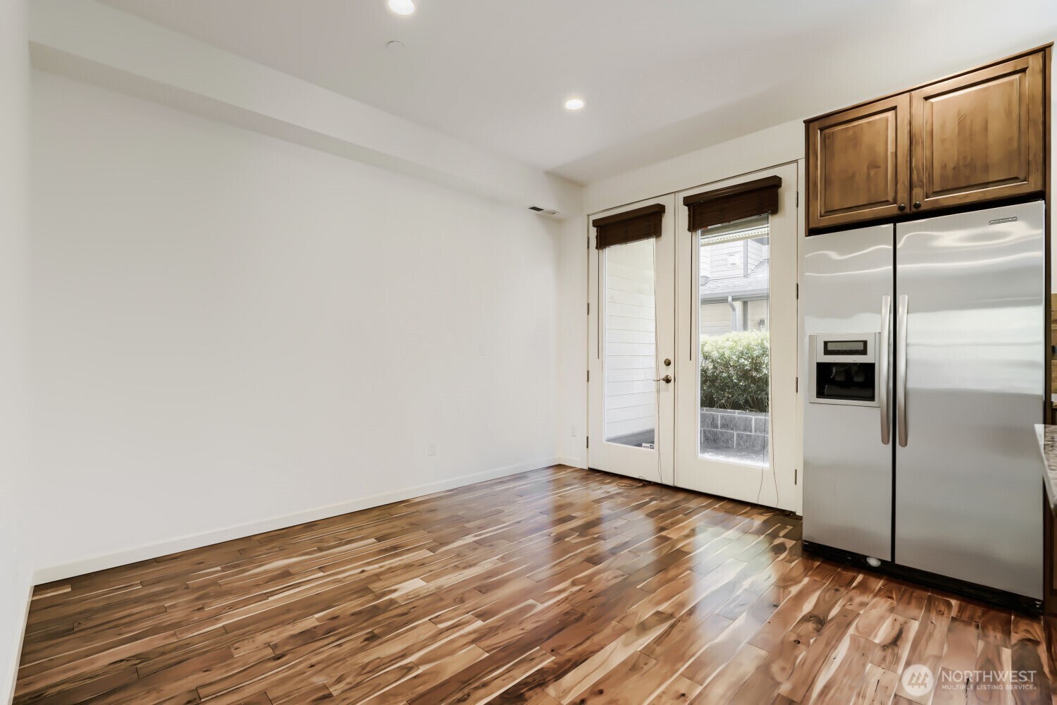 303 Bellevue Way Property Photo 12