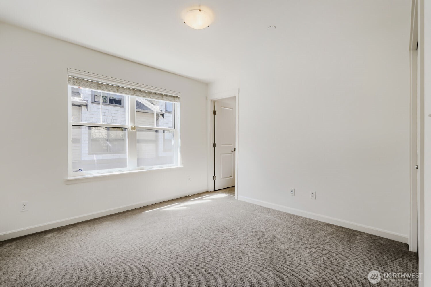 303 Bellevue Way Property Photo 20