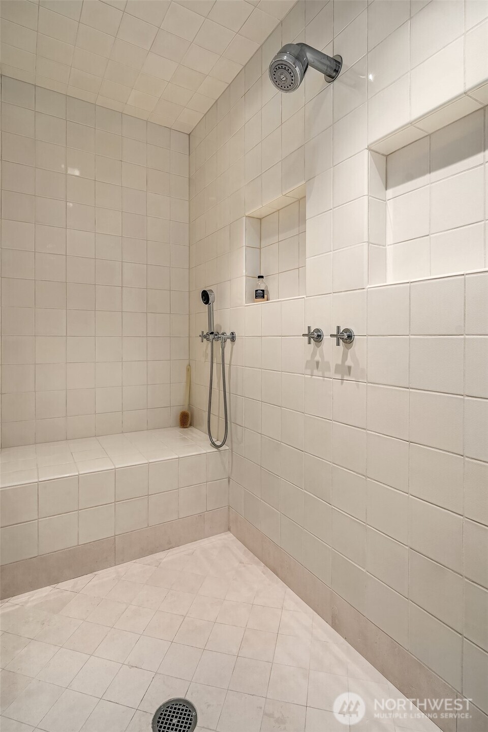 715 2nd Avenue 1501 Property Photo 30