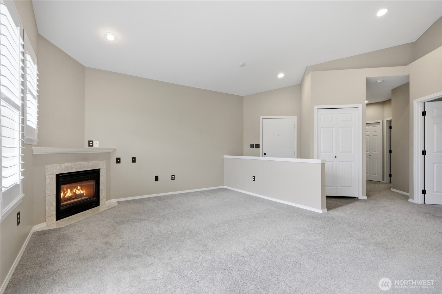 18676 Ne 56th Court Property Photo 4