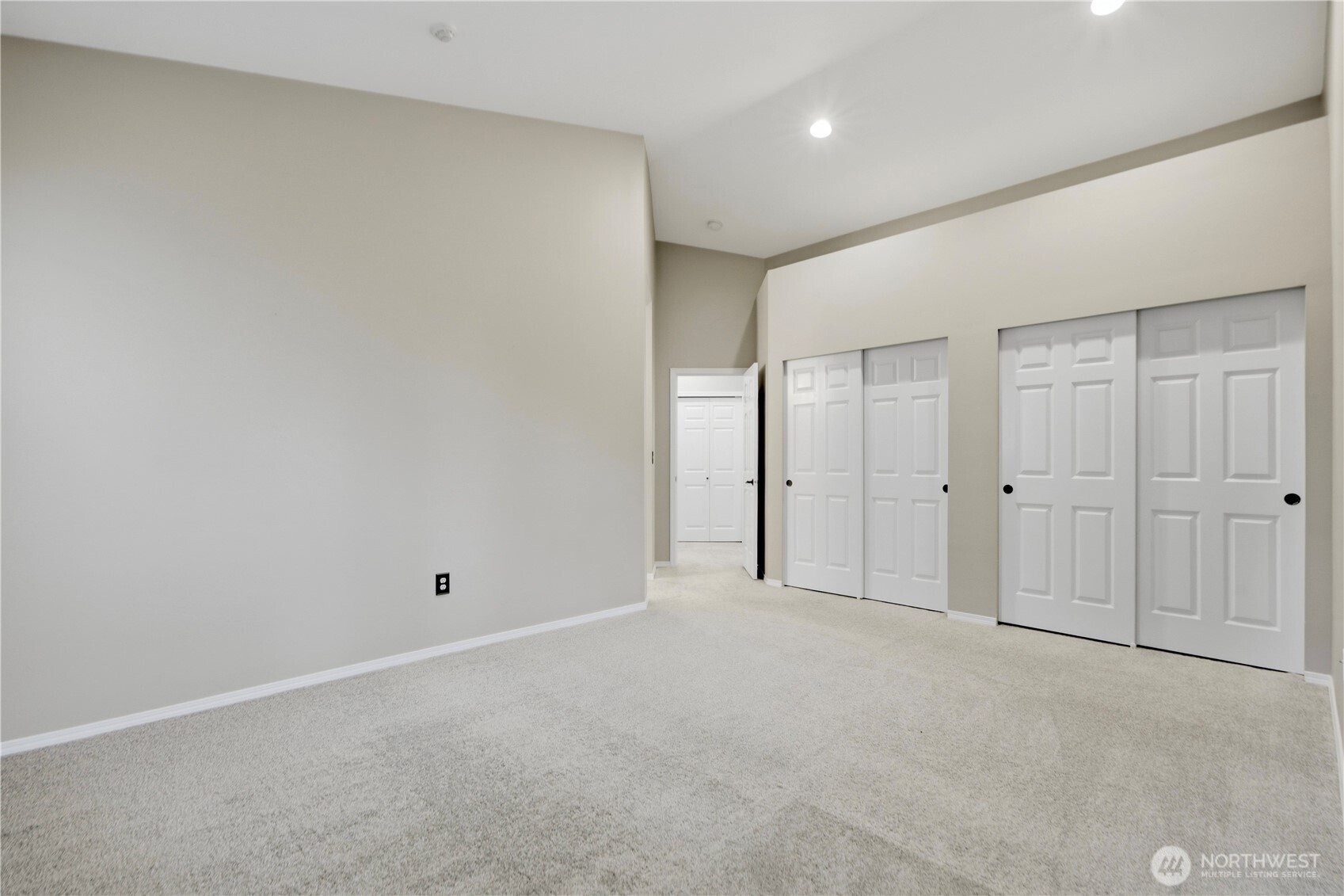 18676 Ne 56th Court Property Photo 17
