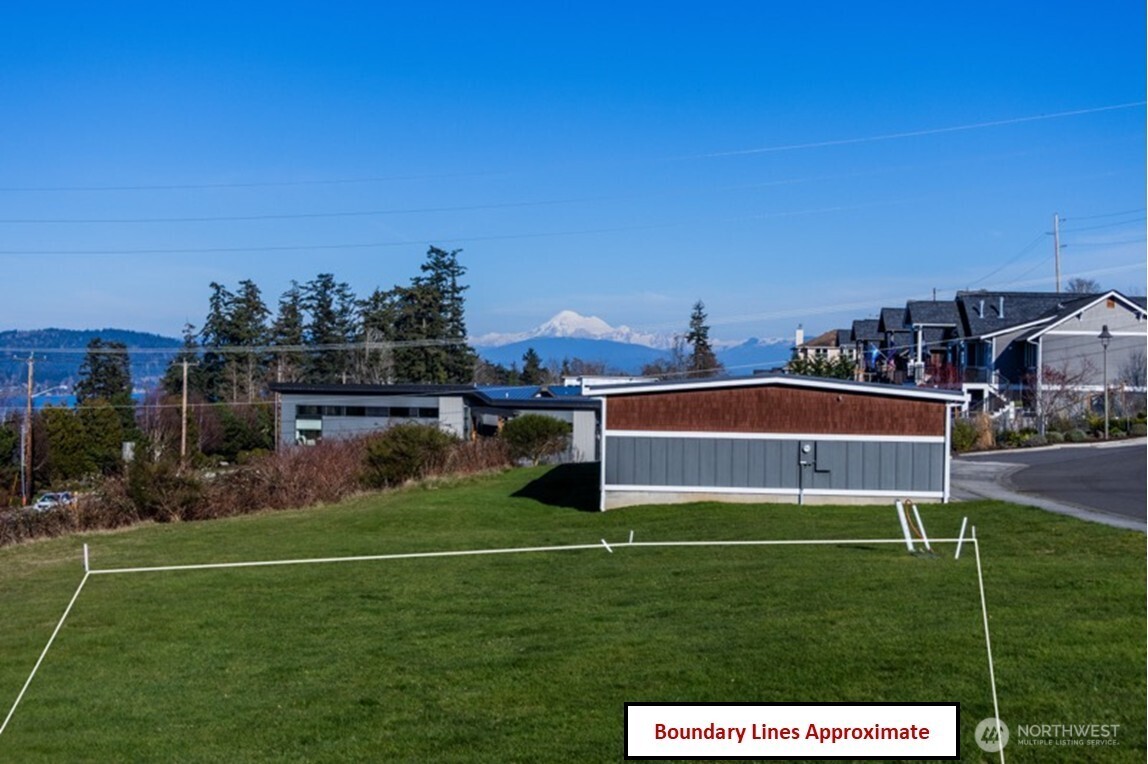 3910 Isle Way Property Photo 2