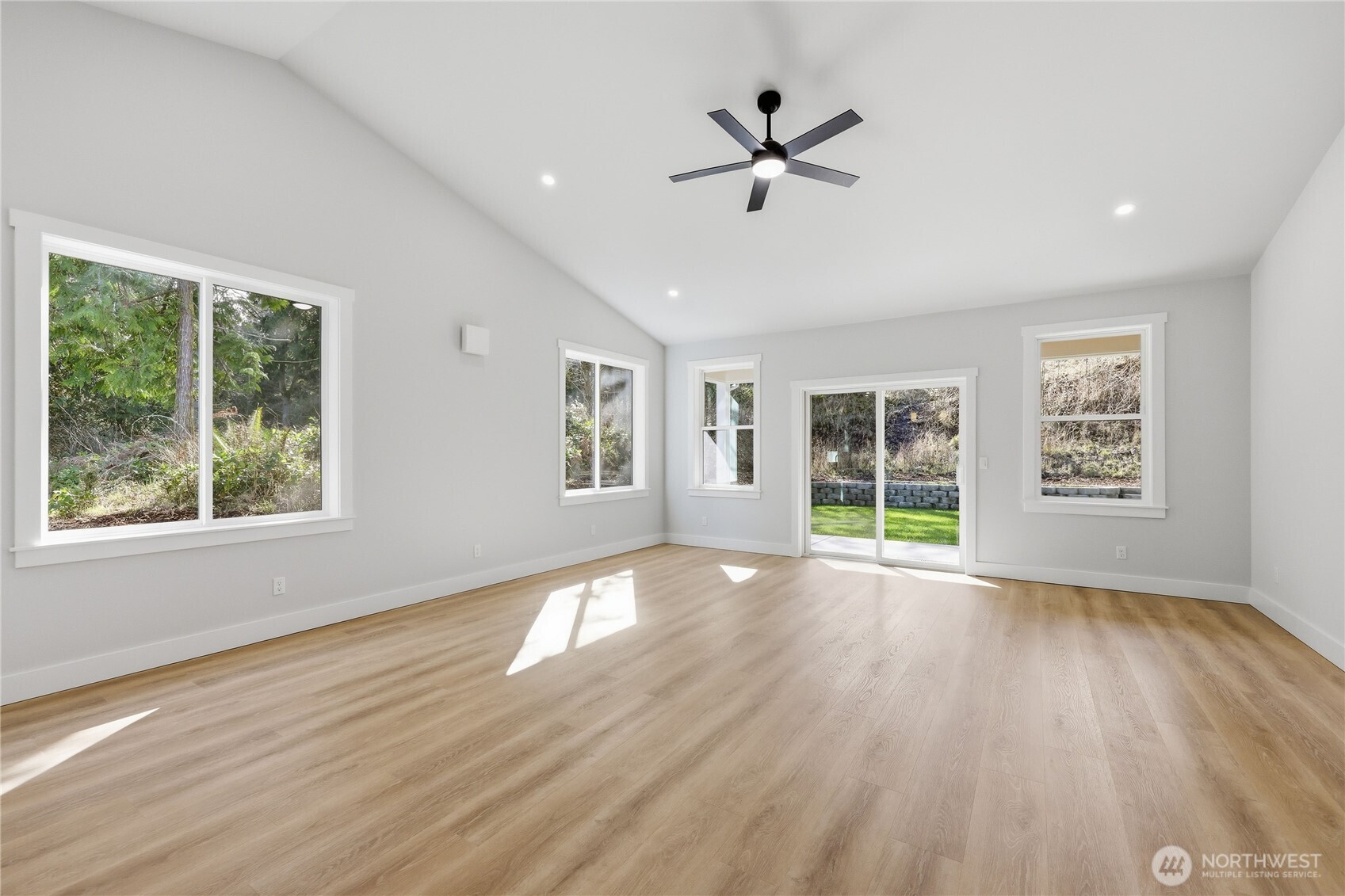 4511 Trail Crest Drive Property Photo 9