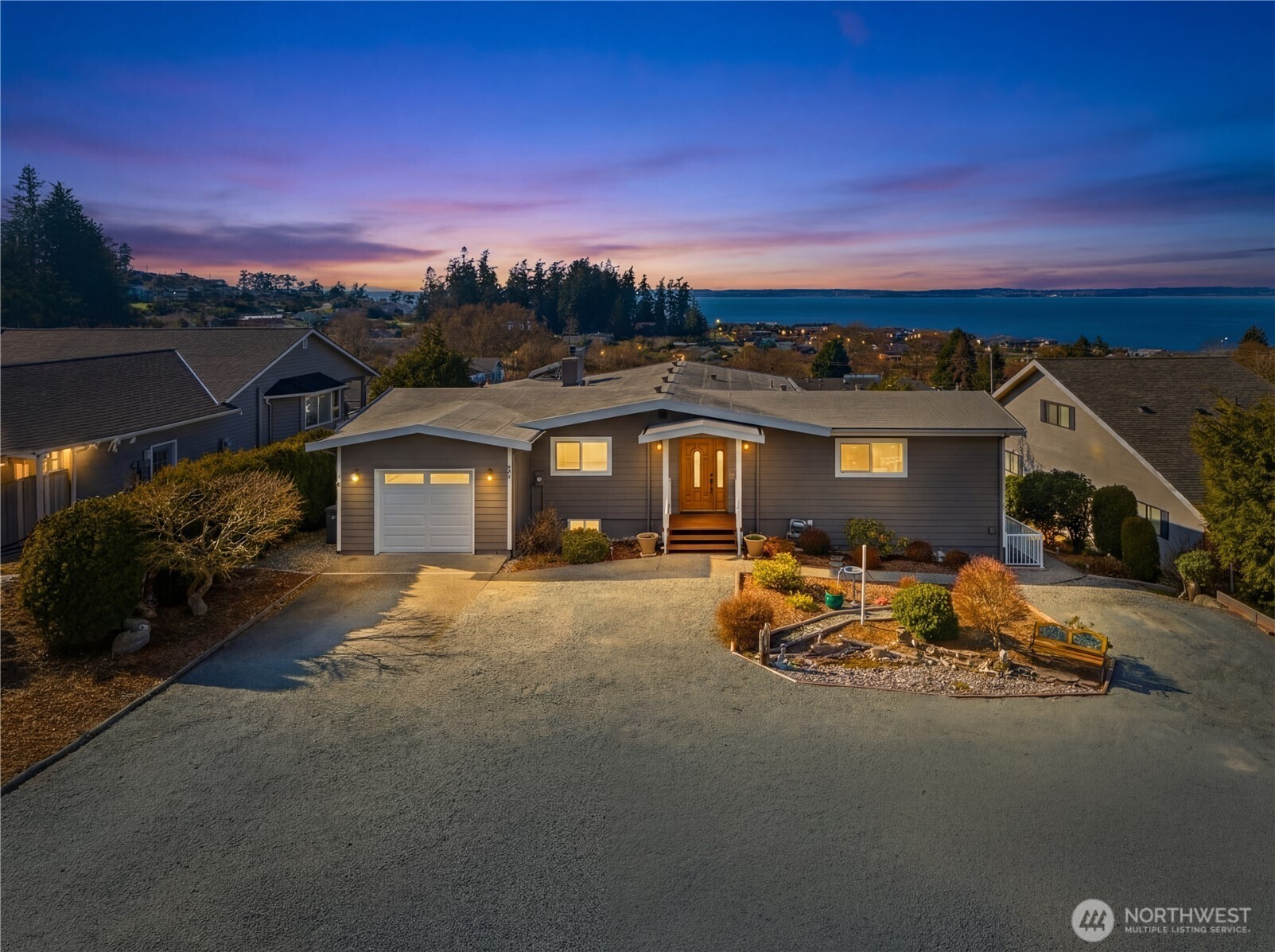 704 Flintstone Drive Property Photo 1